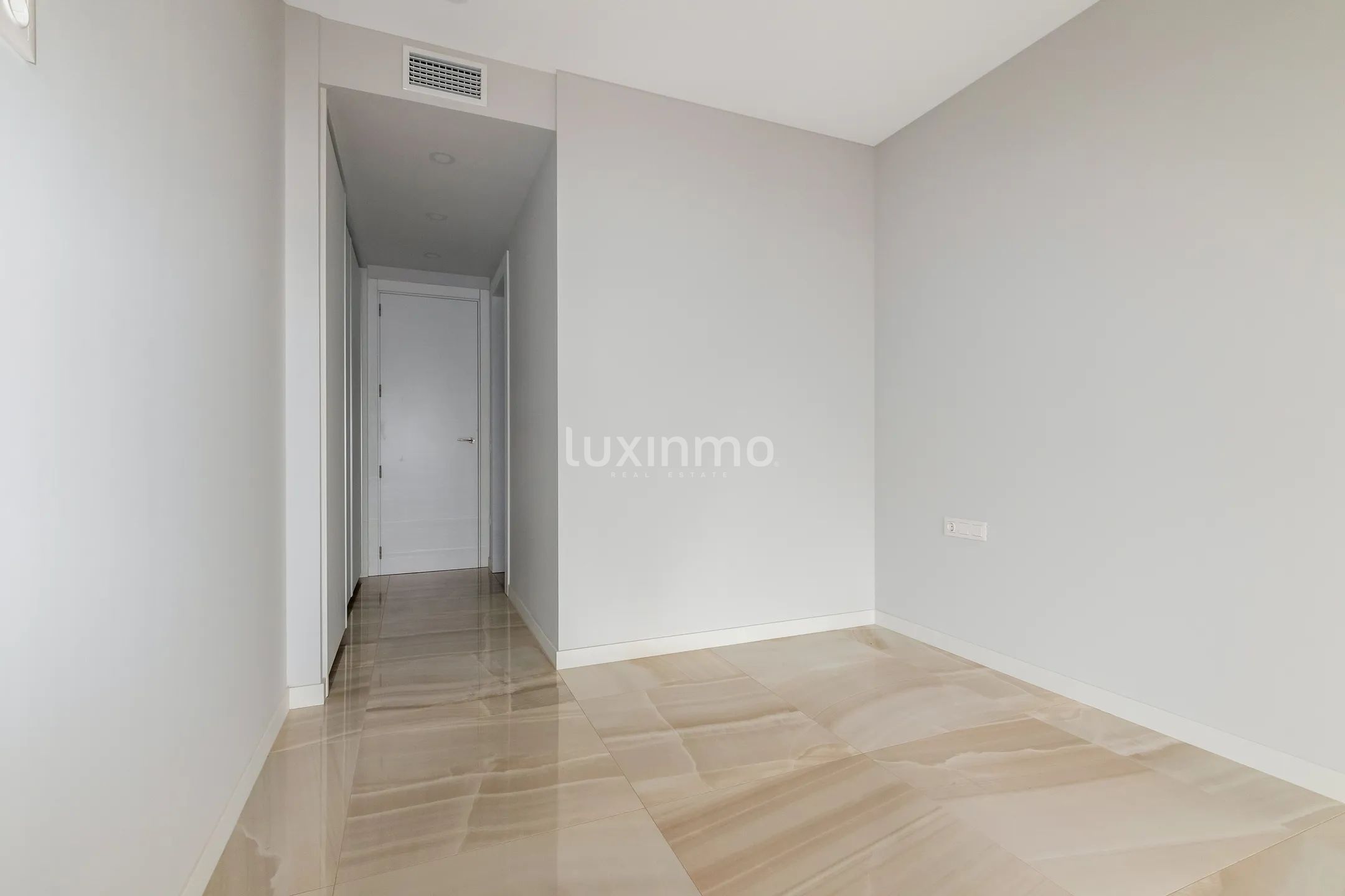 Prachtig appartement met uitzicht op zee te koop in Benidorm — photo 9