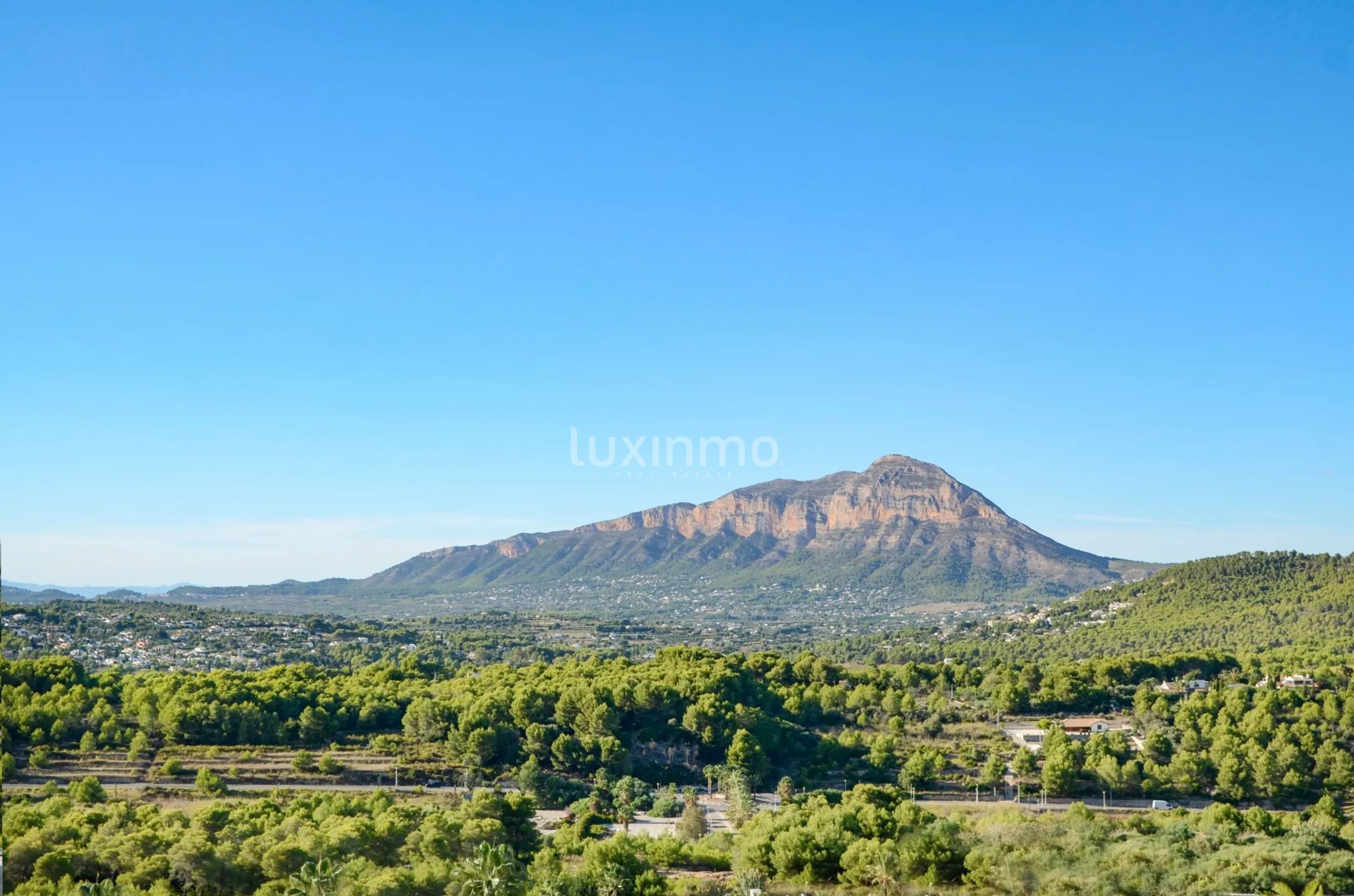Impresionante villa moderna con vistas al mar en Javea — photo 4