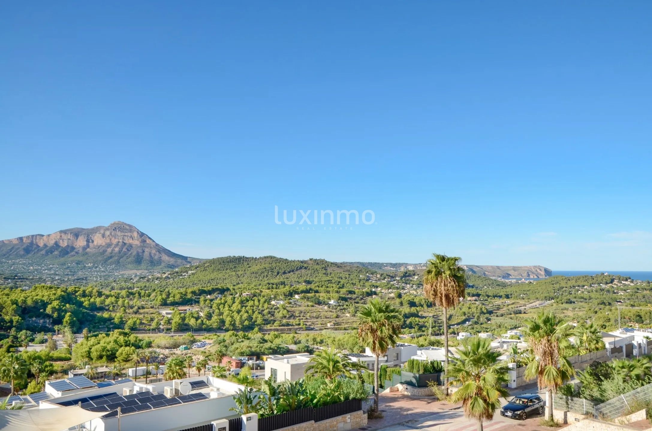 Impresionante villa moderna con vistas al mar en Javea — photo 5