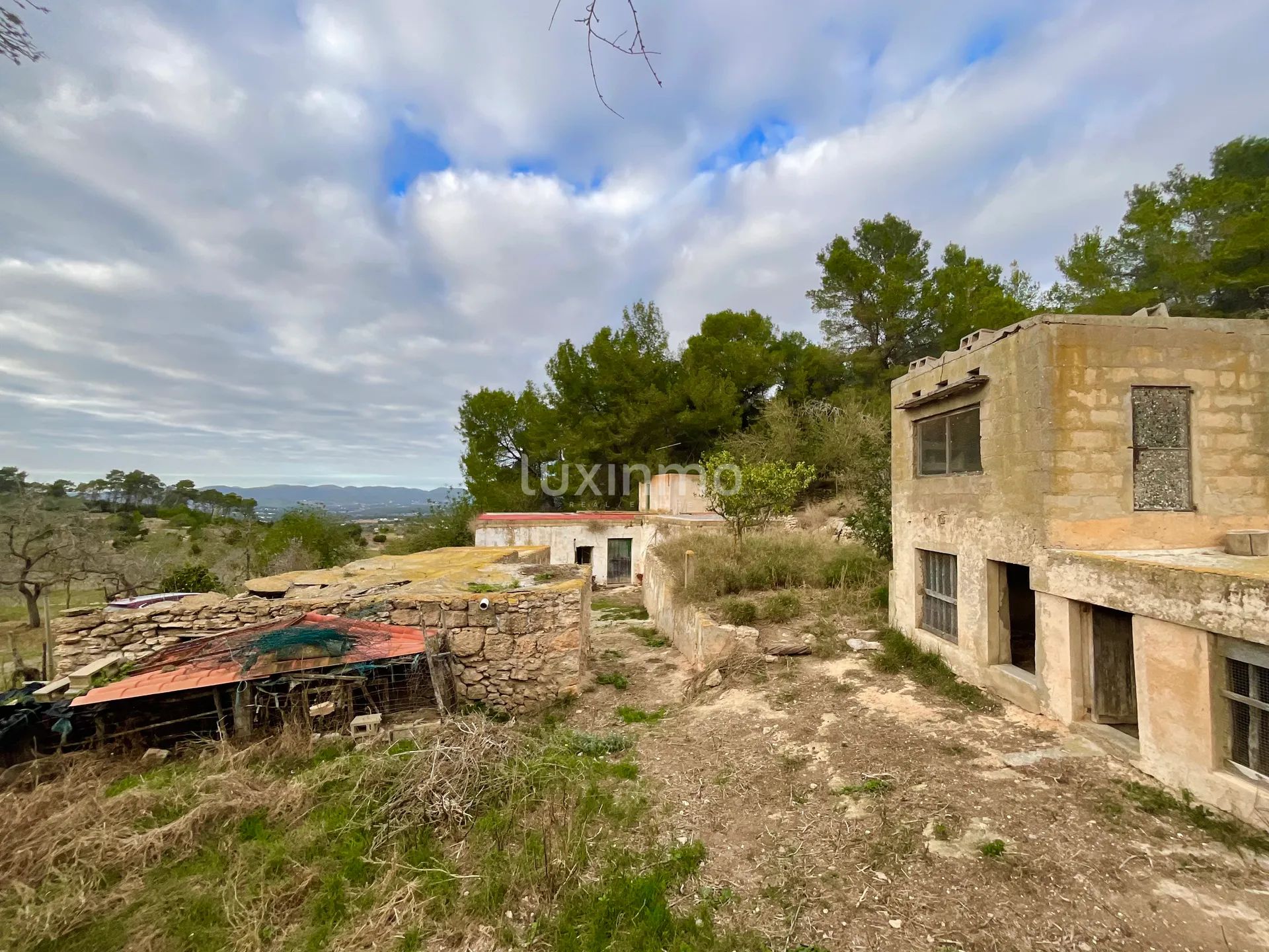 100 jaar oude finca die gerenoveerd moet worden in het idyllische platteland van San Rafael, Ibiza — photo 3