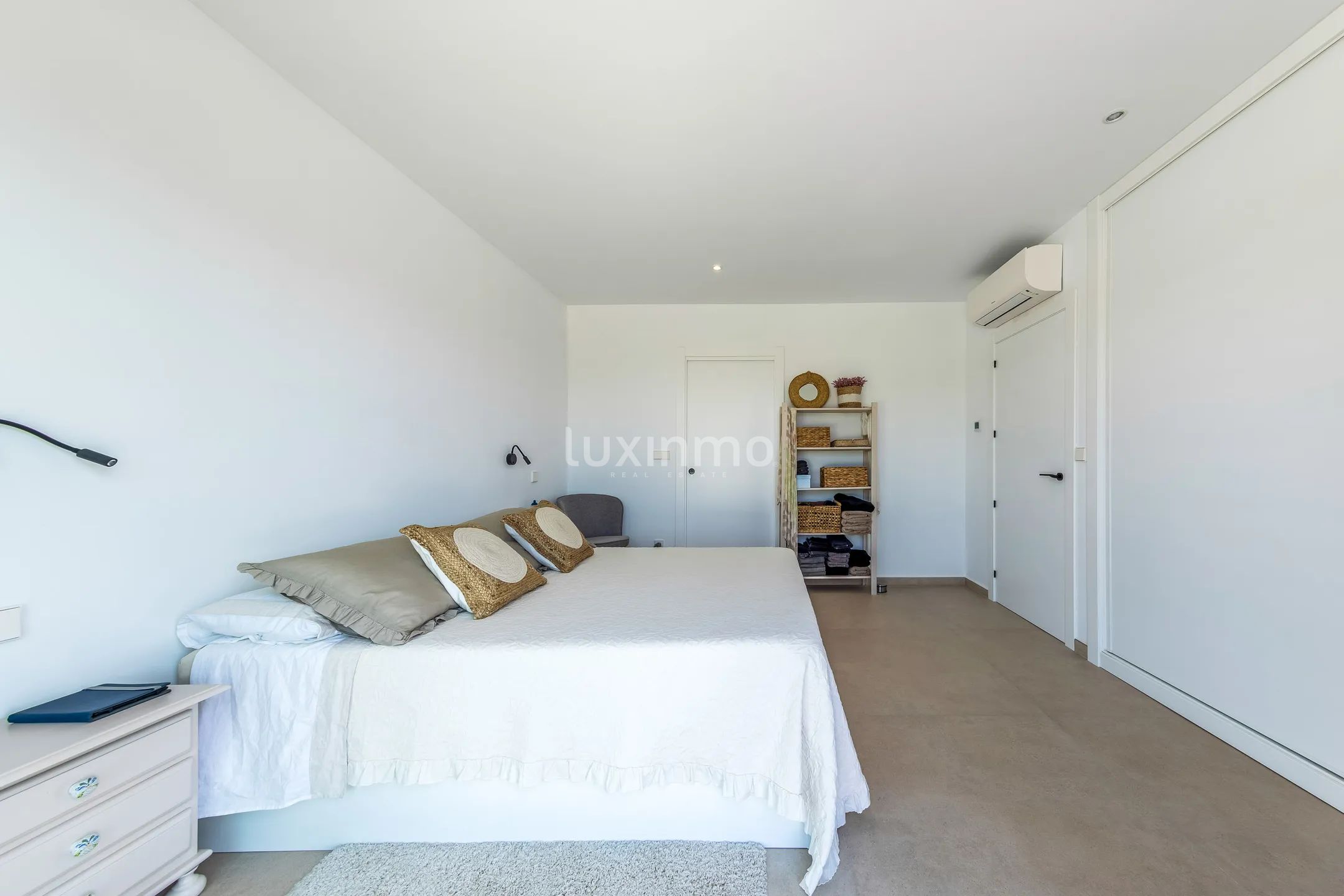 Luxury new build villa with sea view in la Nucia — photo 11