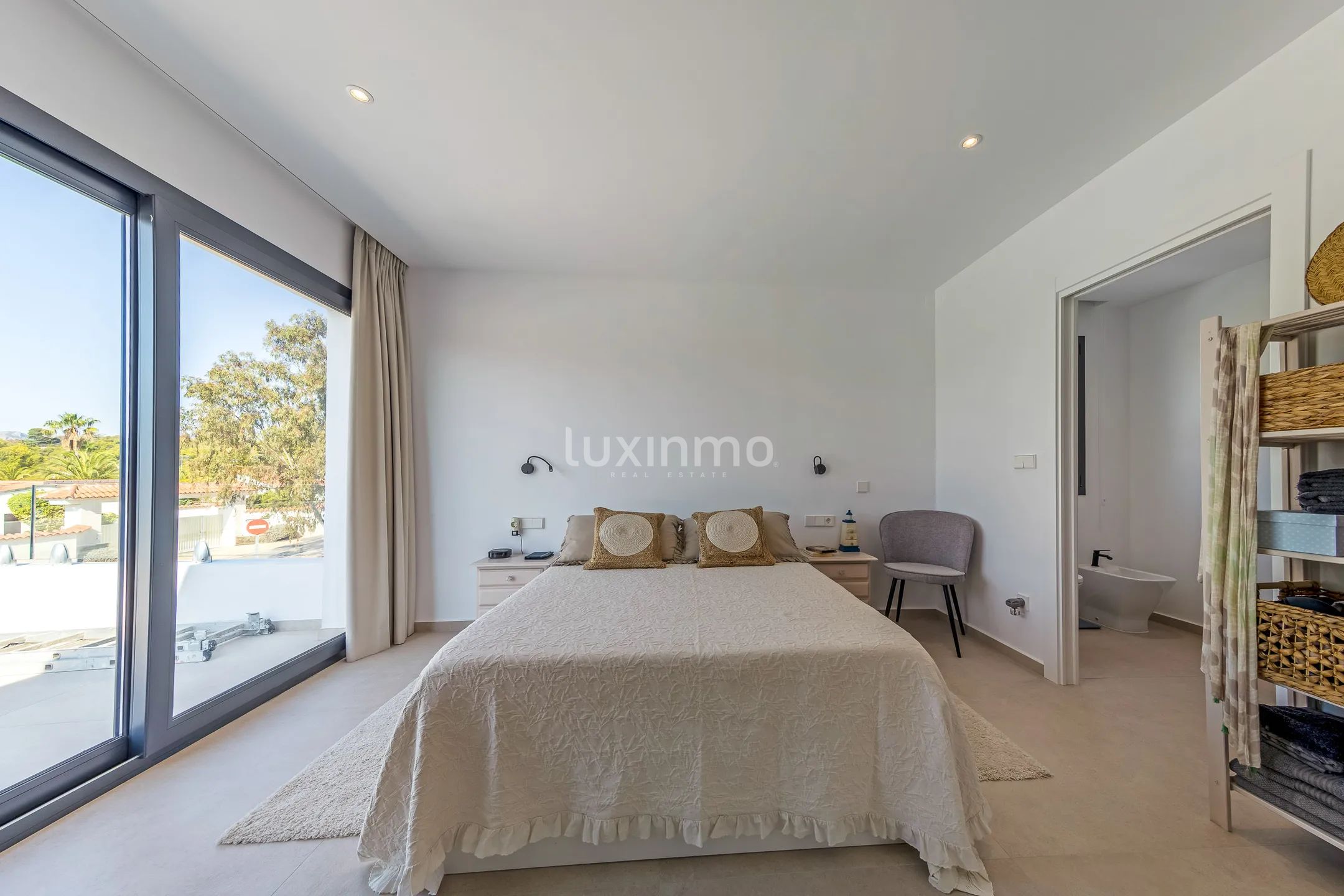 Luxury new build villa with sea view in la Nucia — photo 9