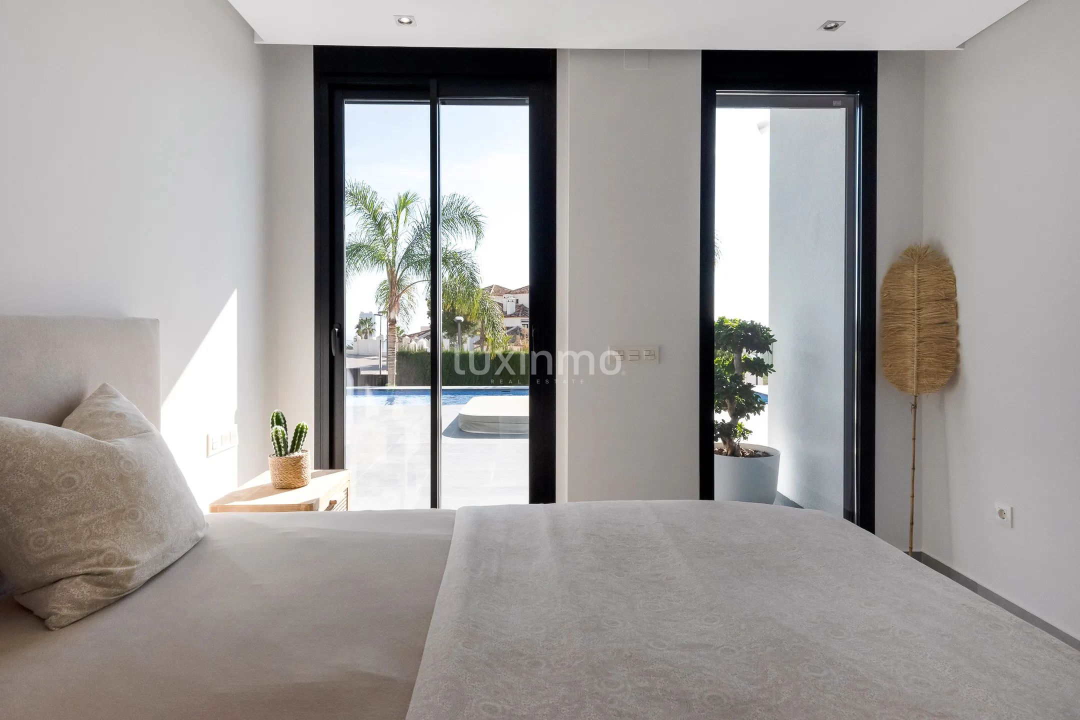 Stunning modern villa with sea views in Sierra Cortina — photo 23