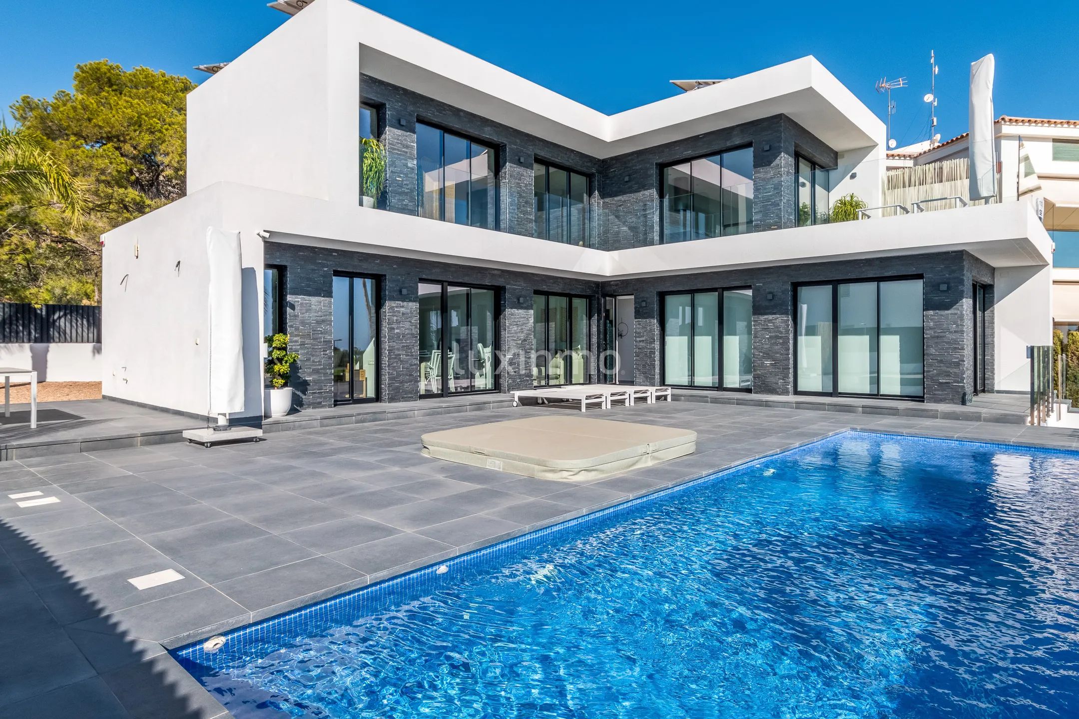 Stunning modern villa with sea views in Sierra Cortina — photo 1
