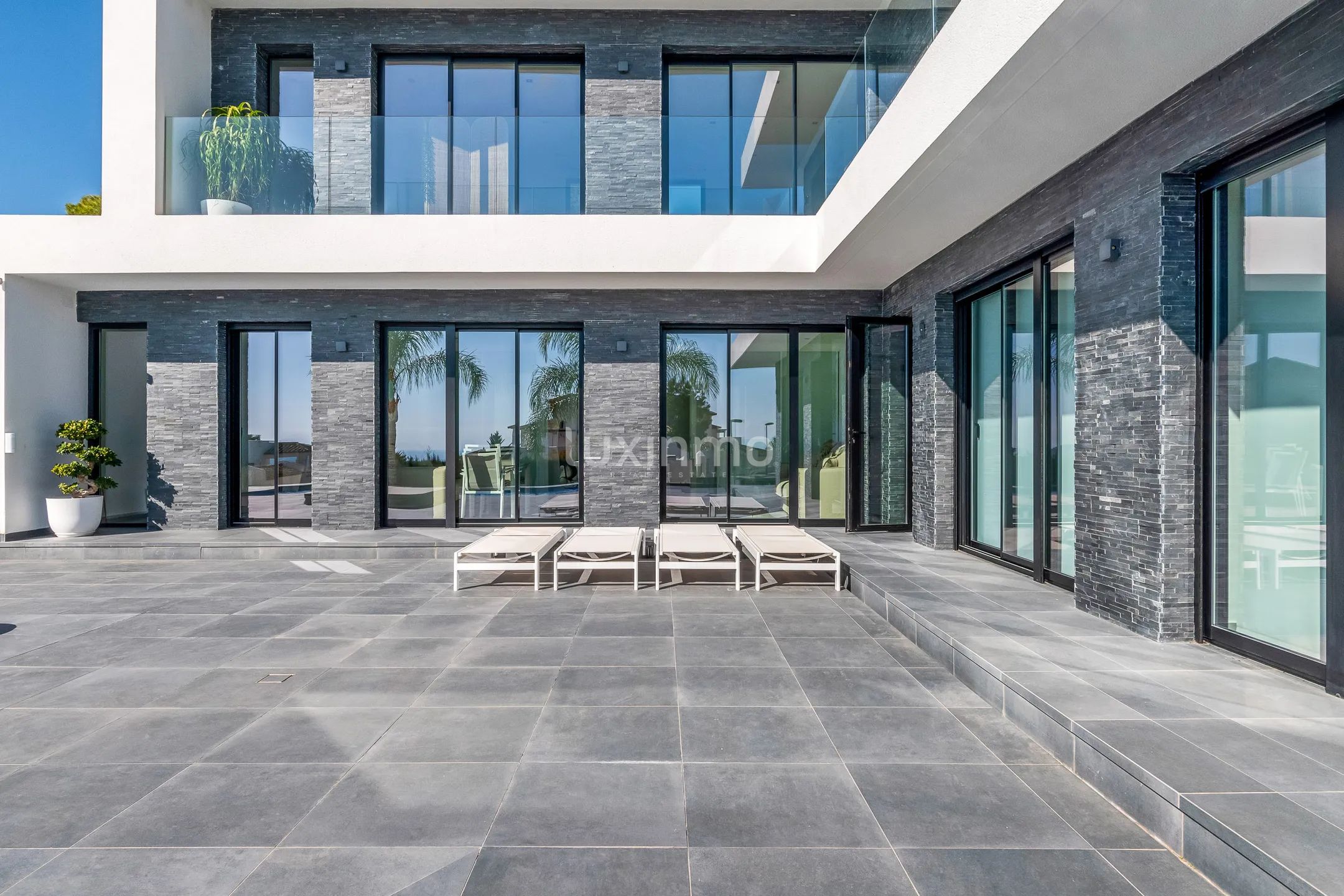 Stunning modern villa with sea views in Sierra Cortina — photo 25
