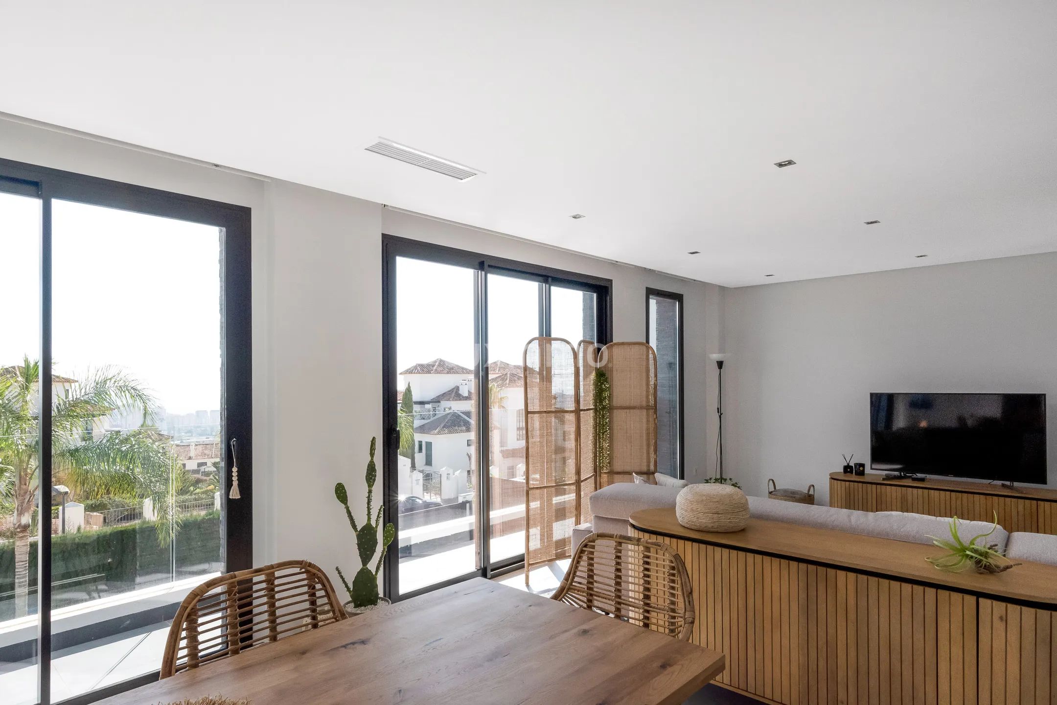 Stunning modern villa with sea views in Sierra Cortina — photo 6