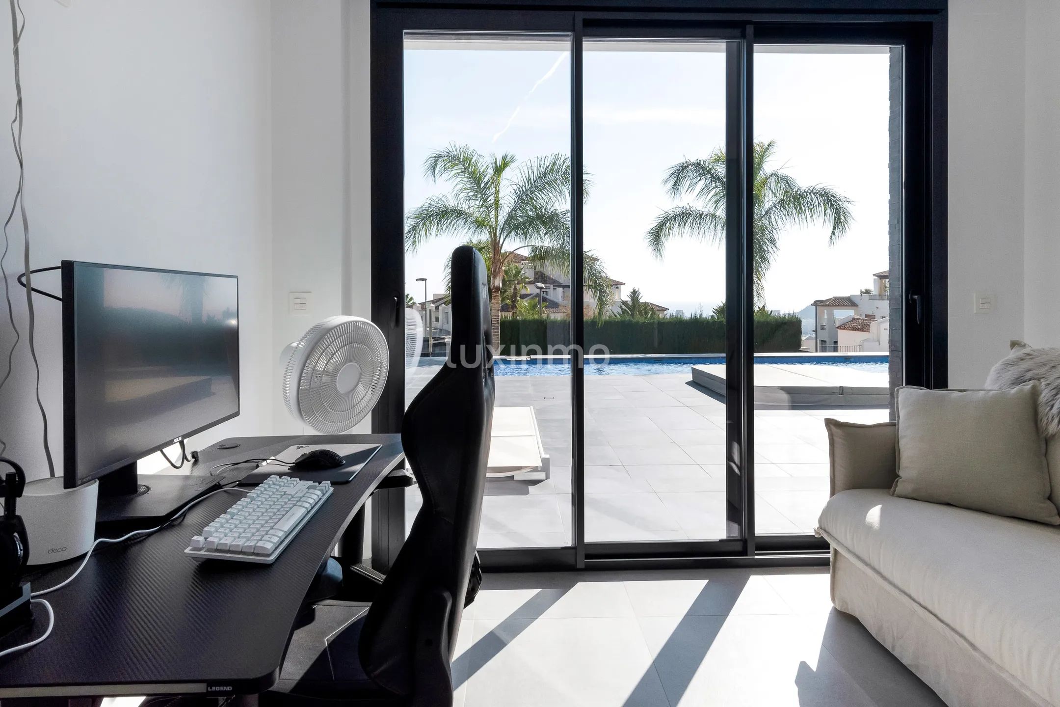 Stunning modern villa with sea views in Sierra Cortina — photo 21