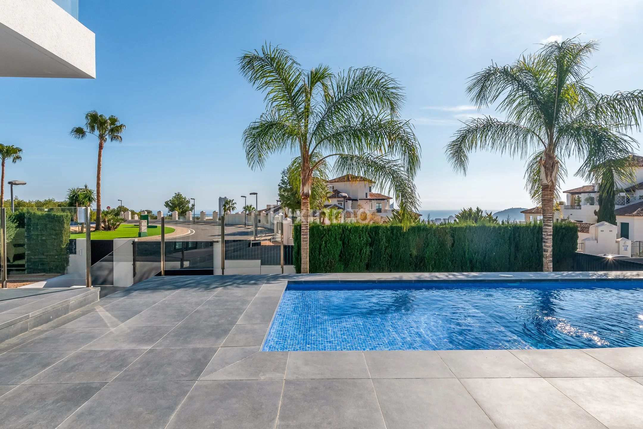 Stunning modern villa with sea views in Sierra Cortina — photo 3