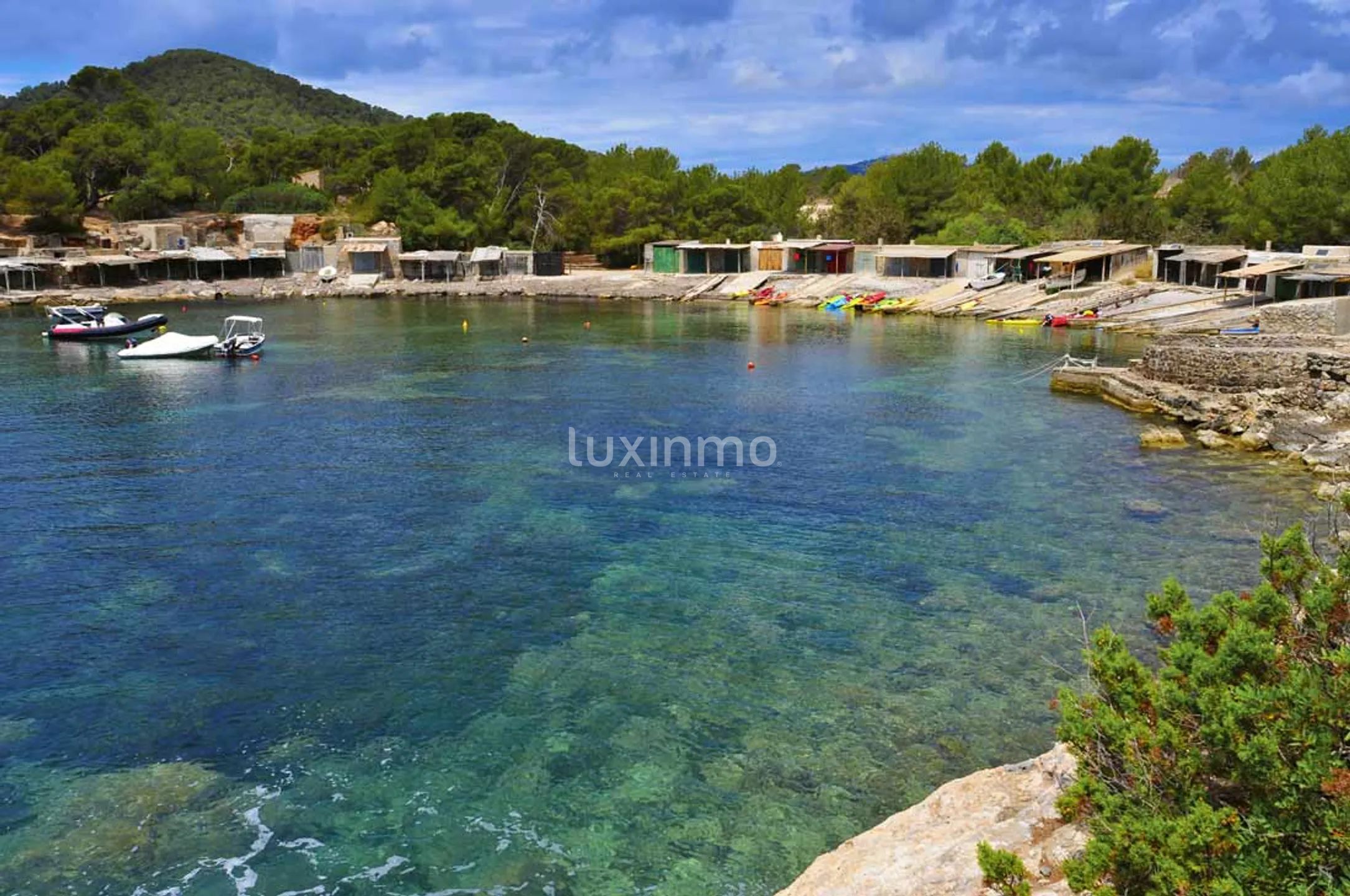 Nowo wybudowana willa z oszałamiającymi widokami położona w bardzo prywatnej części Sa Caleta na Ibizie — photo 48