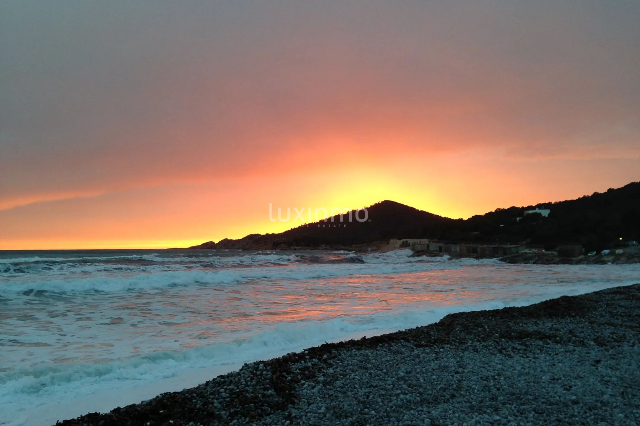 Nowo wybudowana willa z oszałamiającymi widokami położona w bardzo prywatnej części Sa Caleta na Ibizie — photo 47