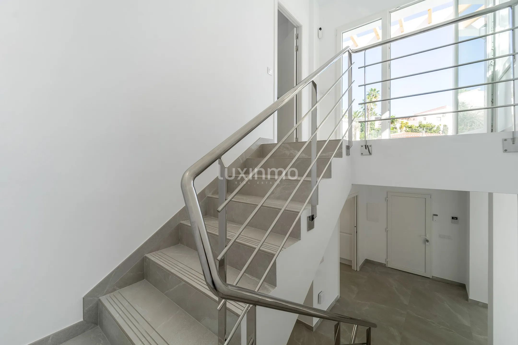 Impresionante chalet moderno con vistas a la montaña en Moraira — photo 16