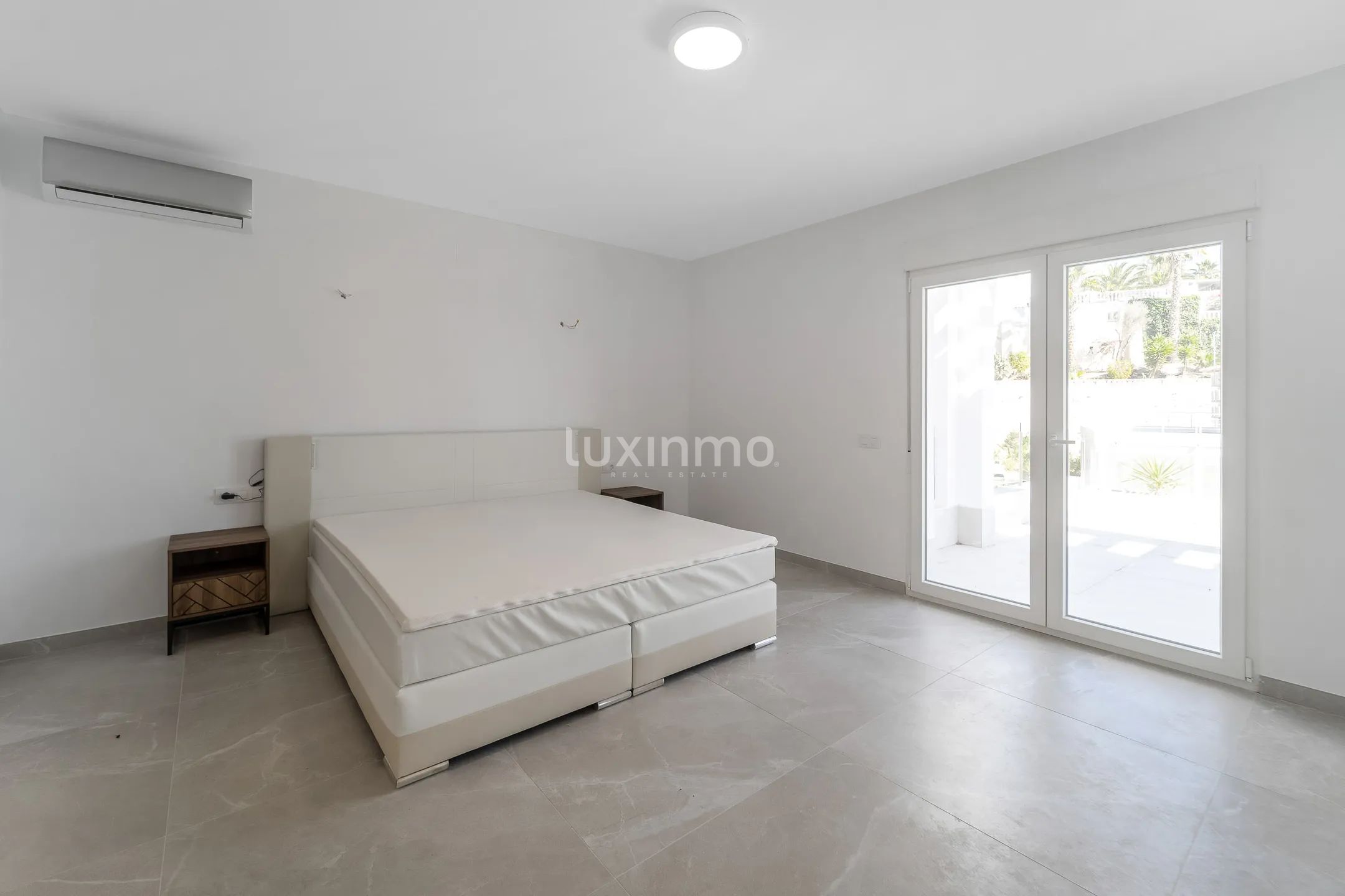 Impresionante chalet moderno con vistas a la montaña en Moraira — photo 21