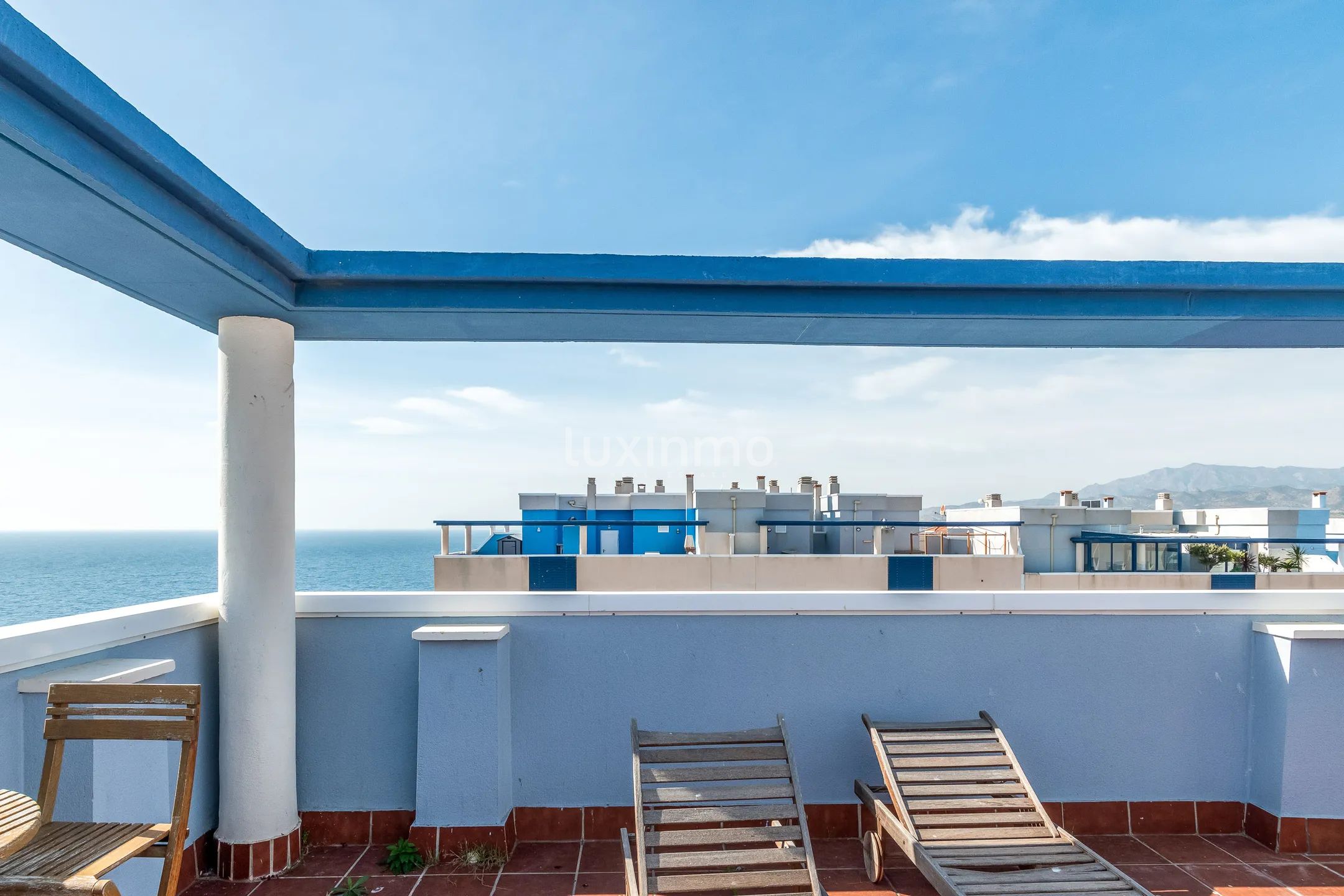 Stunning refurbished penthouse with sea views in Villajoyosa — photo 3