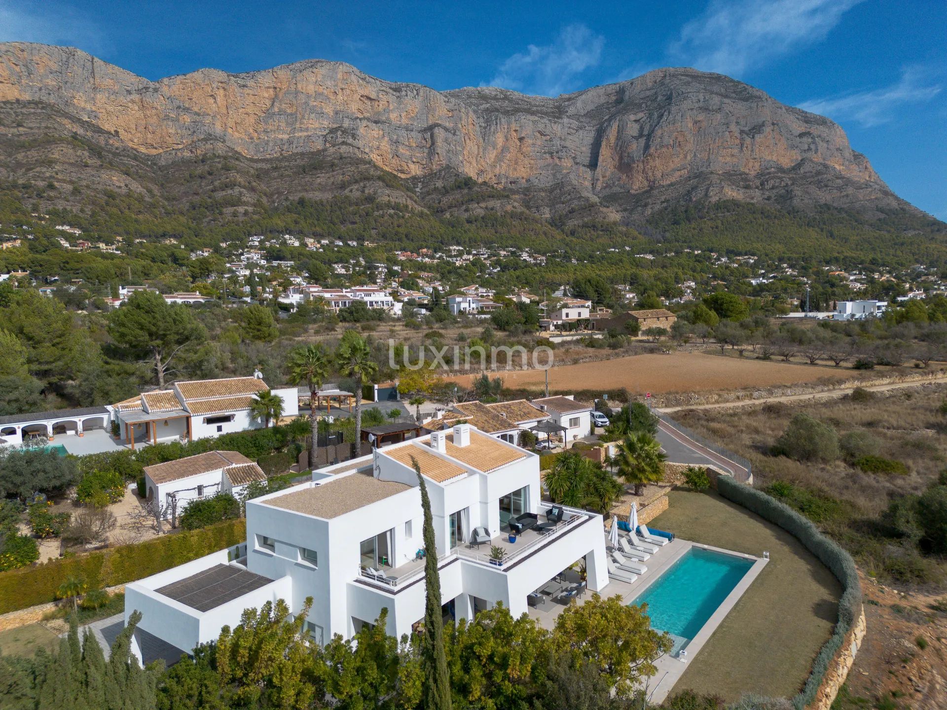 Encantadora villa con piscina privada en venta en Jávea — photo 24