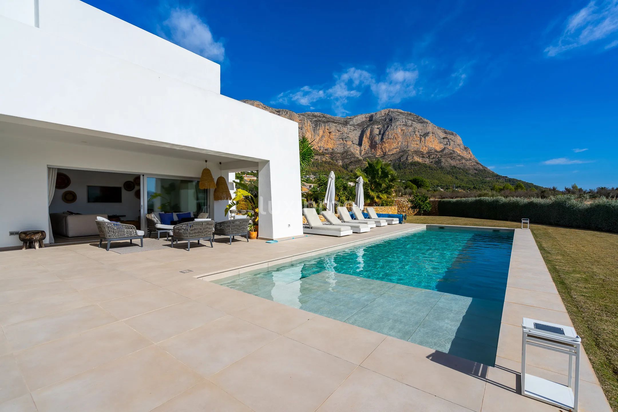 Encantadora villa con piscina privada en venta en Jávea — photo 30