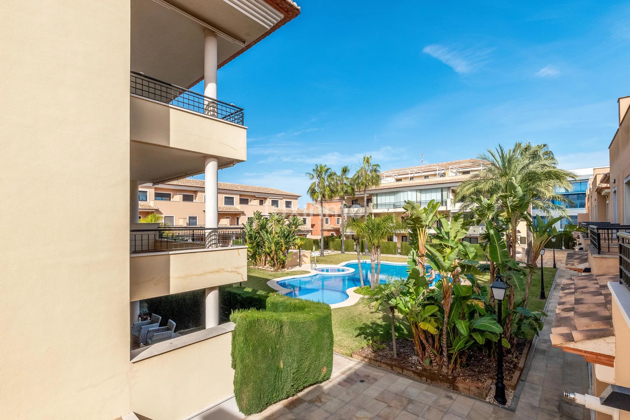 Chalet adosado cerca de la playa Arenal en Javea — photo 19