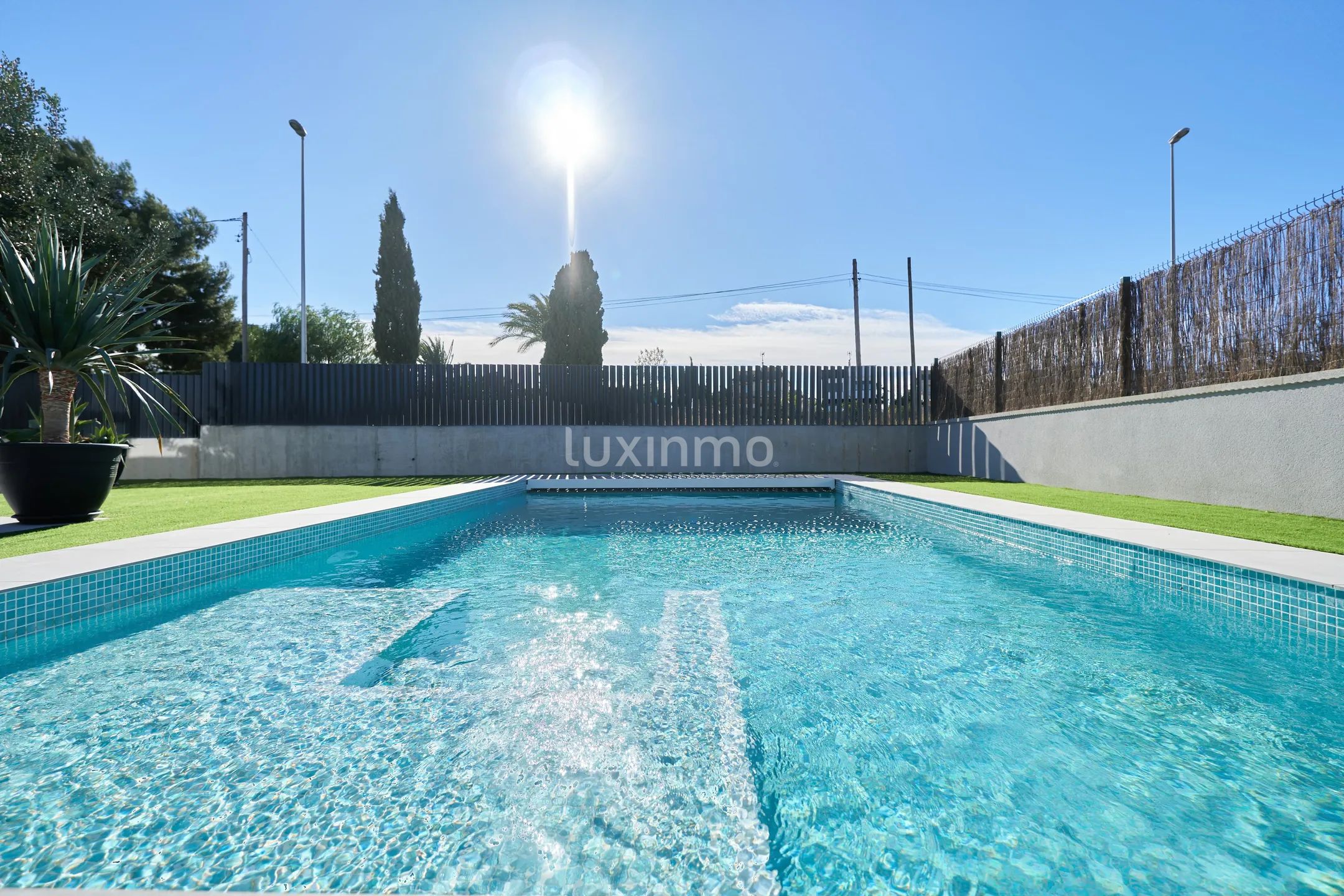 Exklusiv modern villa i privat urbanisering till salu i El Campello — photo 8
