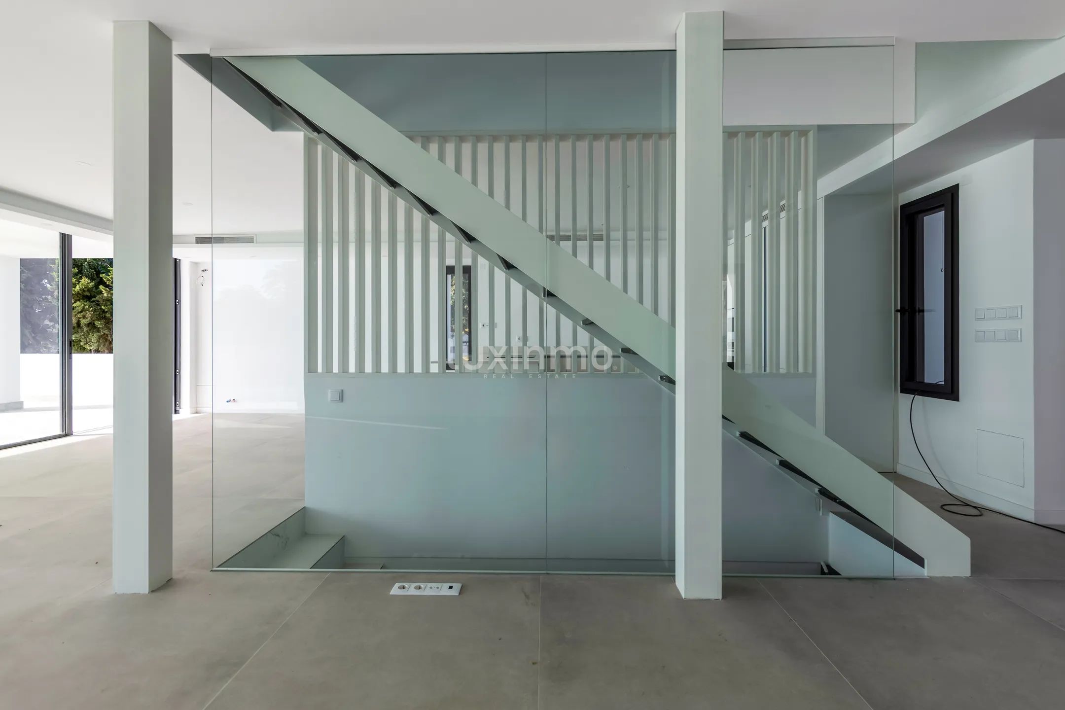 Новая вилла с 5 спальнями на первой линии пляжа в Эль-Кампельо — photo 24