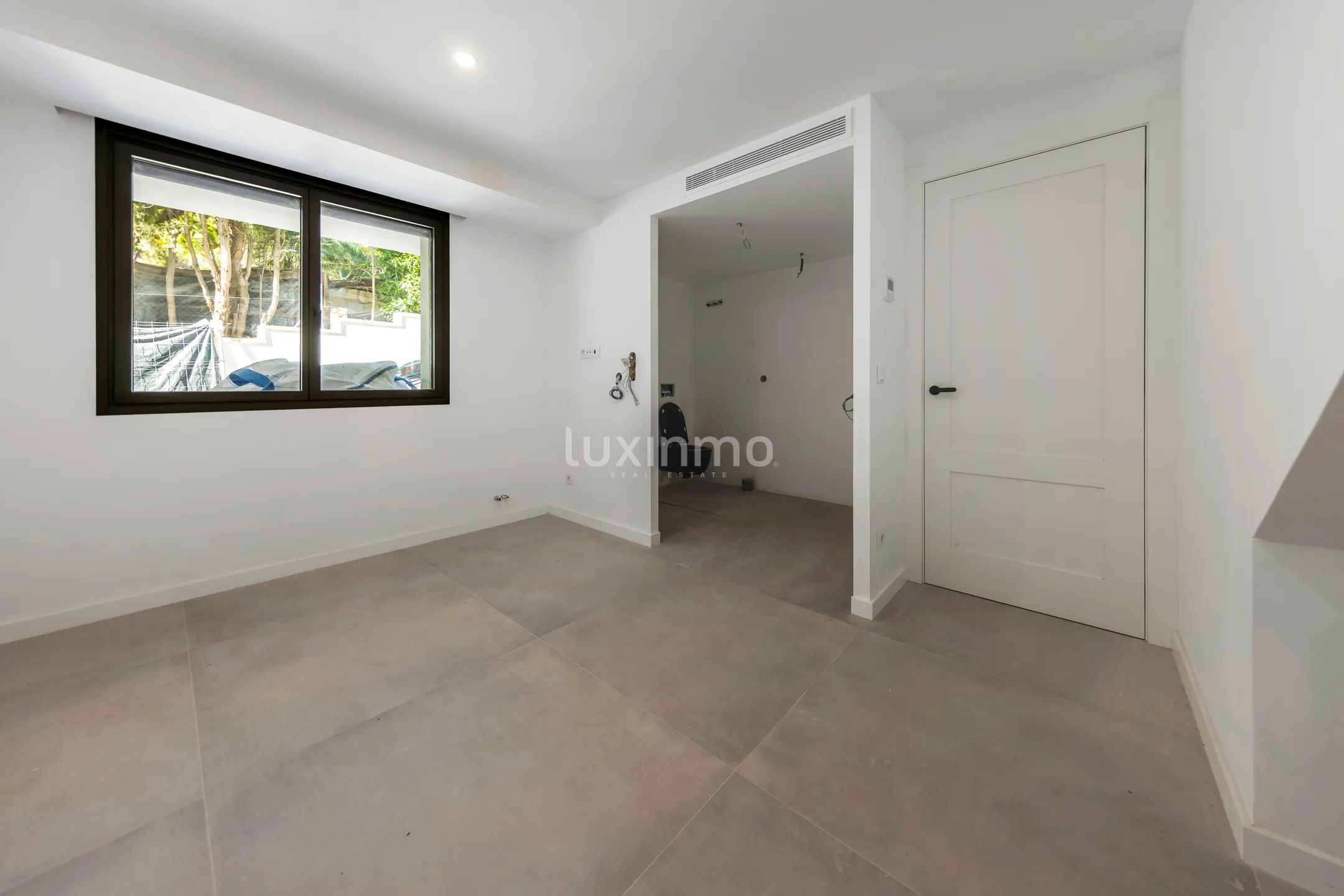 Новая вилла с 5 спальнями на первой линии пляжа в Эль-Кампельо — photo 35