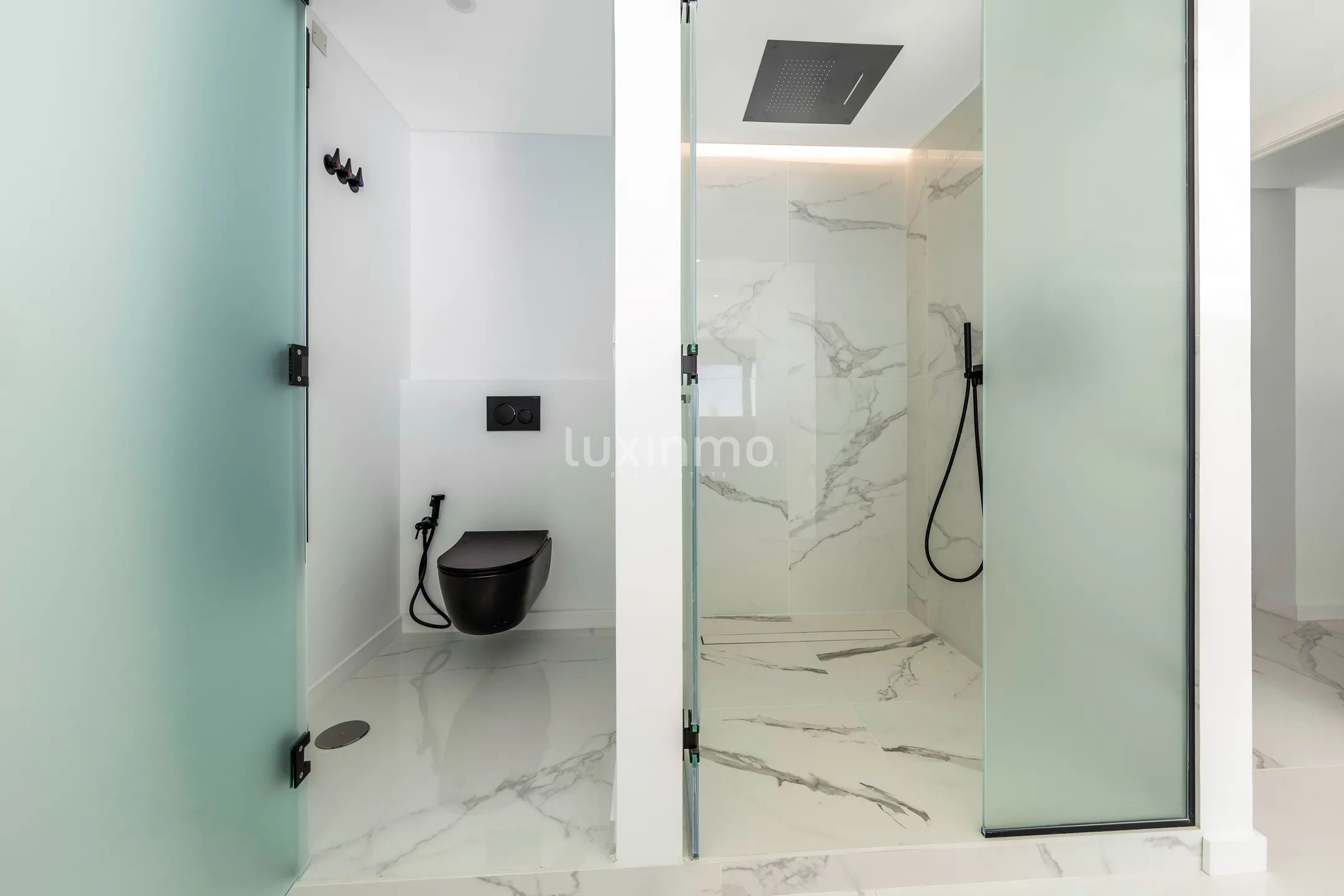 Новая вилла с 5 спальнями на первой линии пляжа в Эль-Кампельо — photo 27