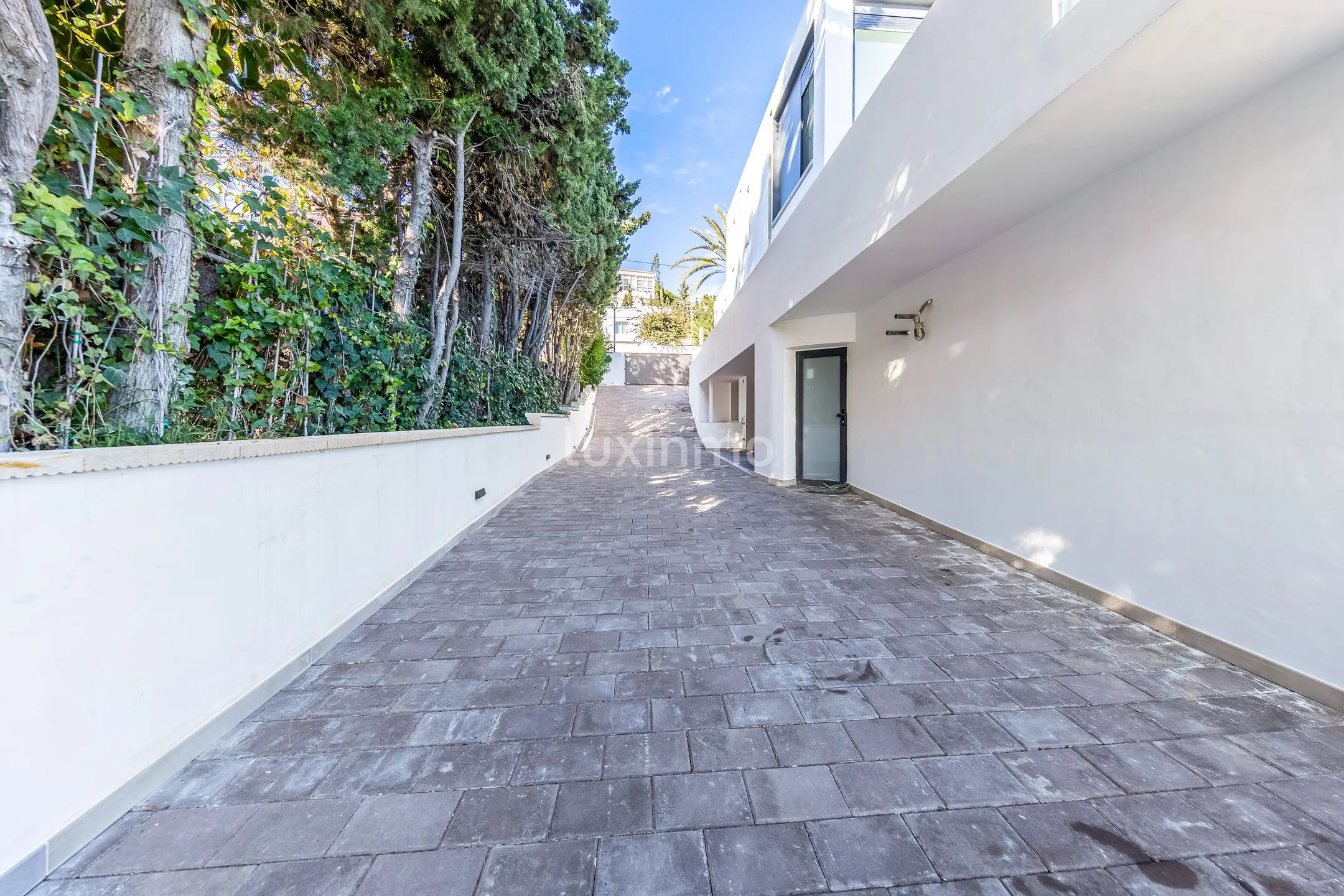 Front line beach villa with 5 bedrooms for sale in El Campello — photo 13