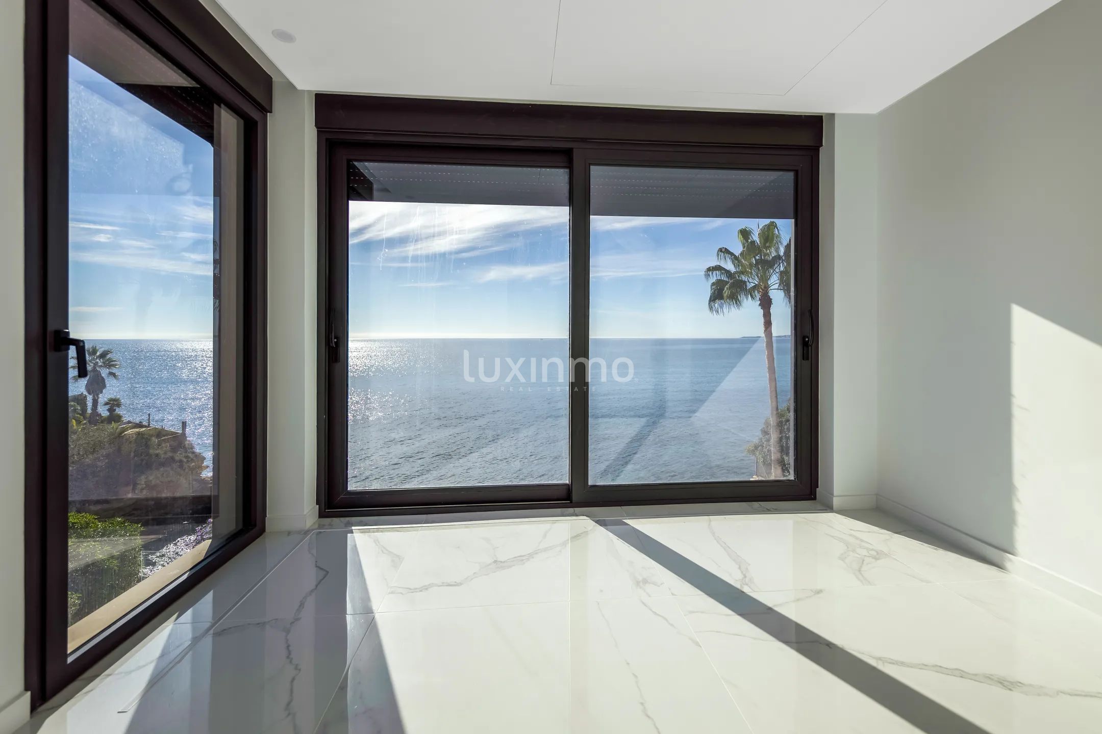 Новая вилла с 5 спальнями на первой линии пляжа в Эль-Кампельо — photo 30