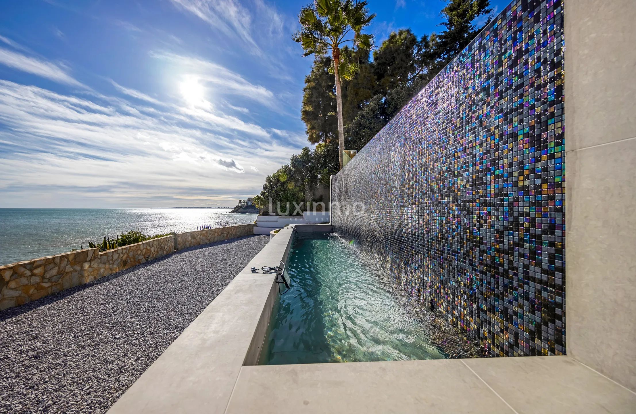 Новая вилла с 5 спальнями на первой линии пляжа в Эль-Кампельо — photo 12