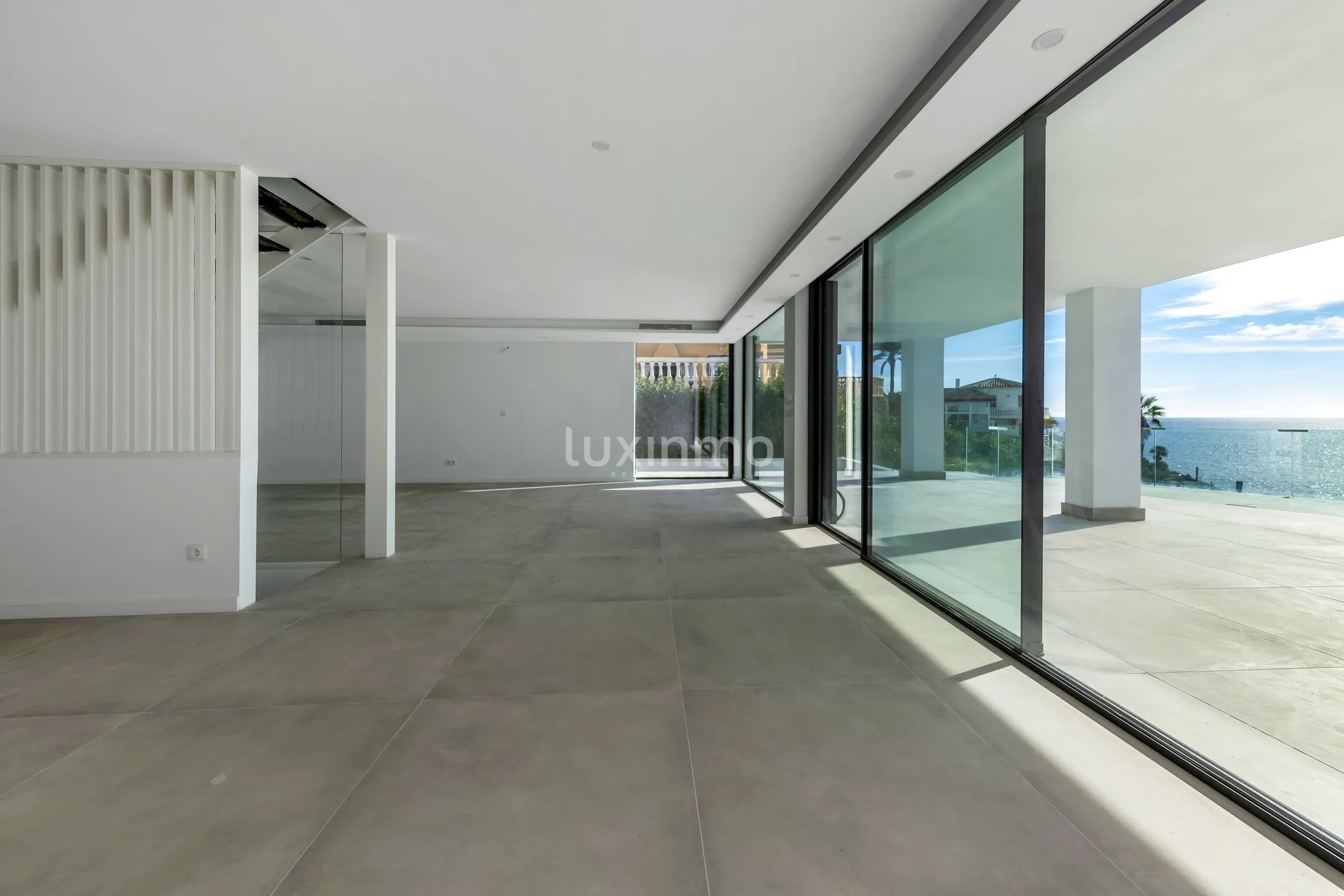 Новая вилла с 5 спальнями на первой линии пляжа в Эль-Кампельо — photo 18