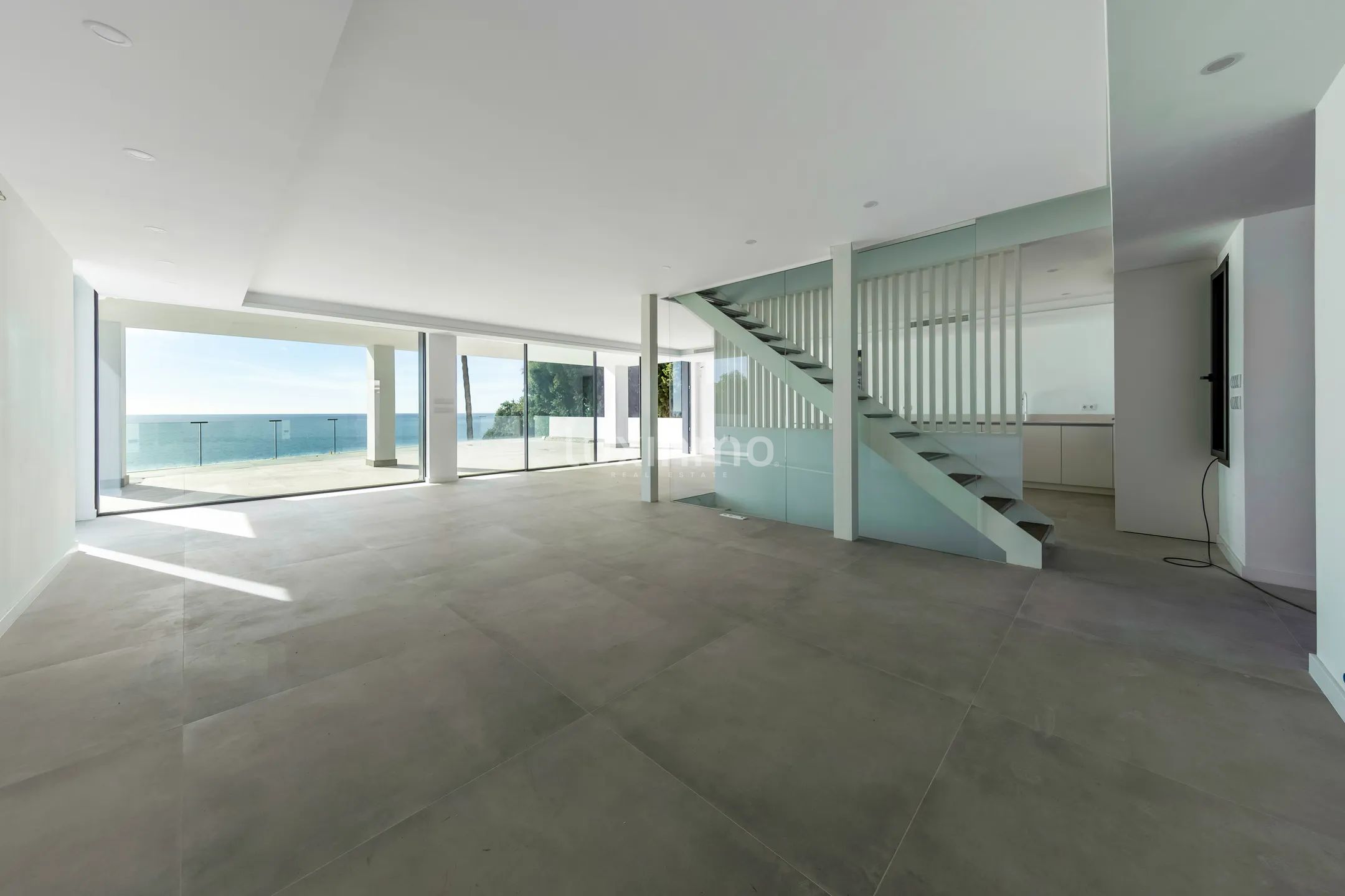 Front line beach villa with 5 bedrooms for sale in El Campello — photo 16