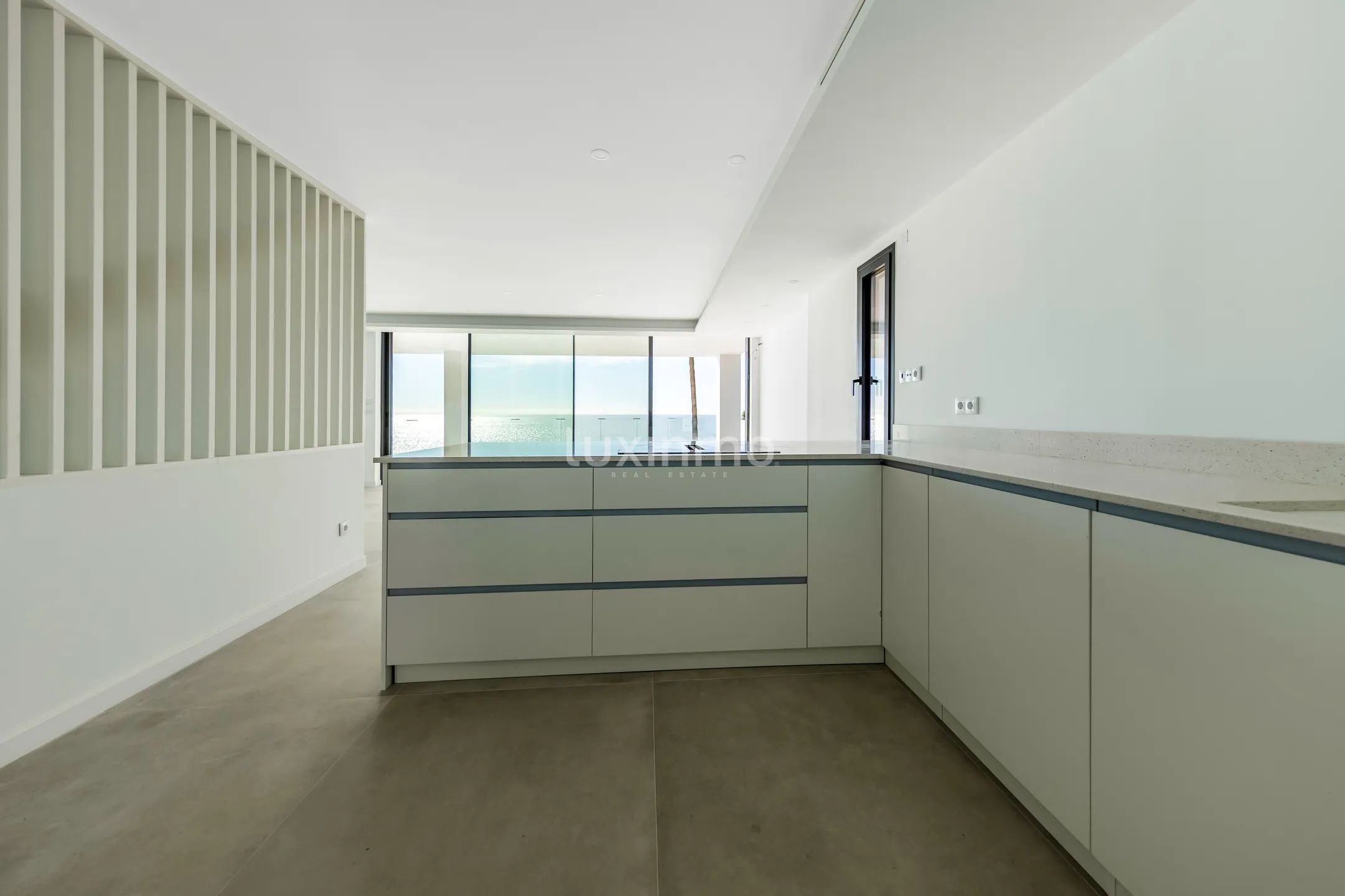 Новая вилла с 5 спальнями на первой линии пляжа в Эль-Кампельо — photo 22