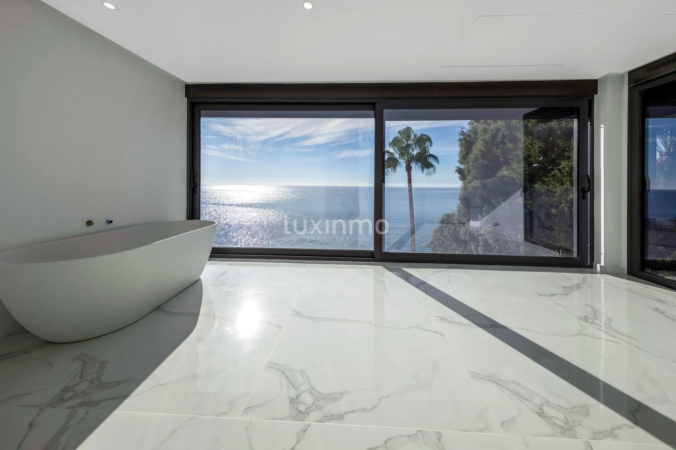 Новая вилла с 5 спальнями на первой линии пляжа в Эль-Кампельо — photo 29