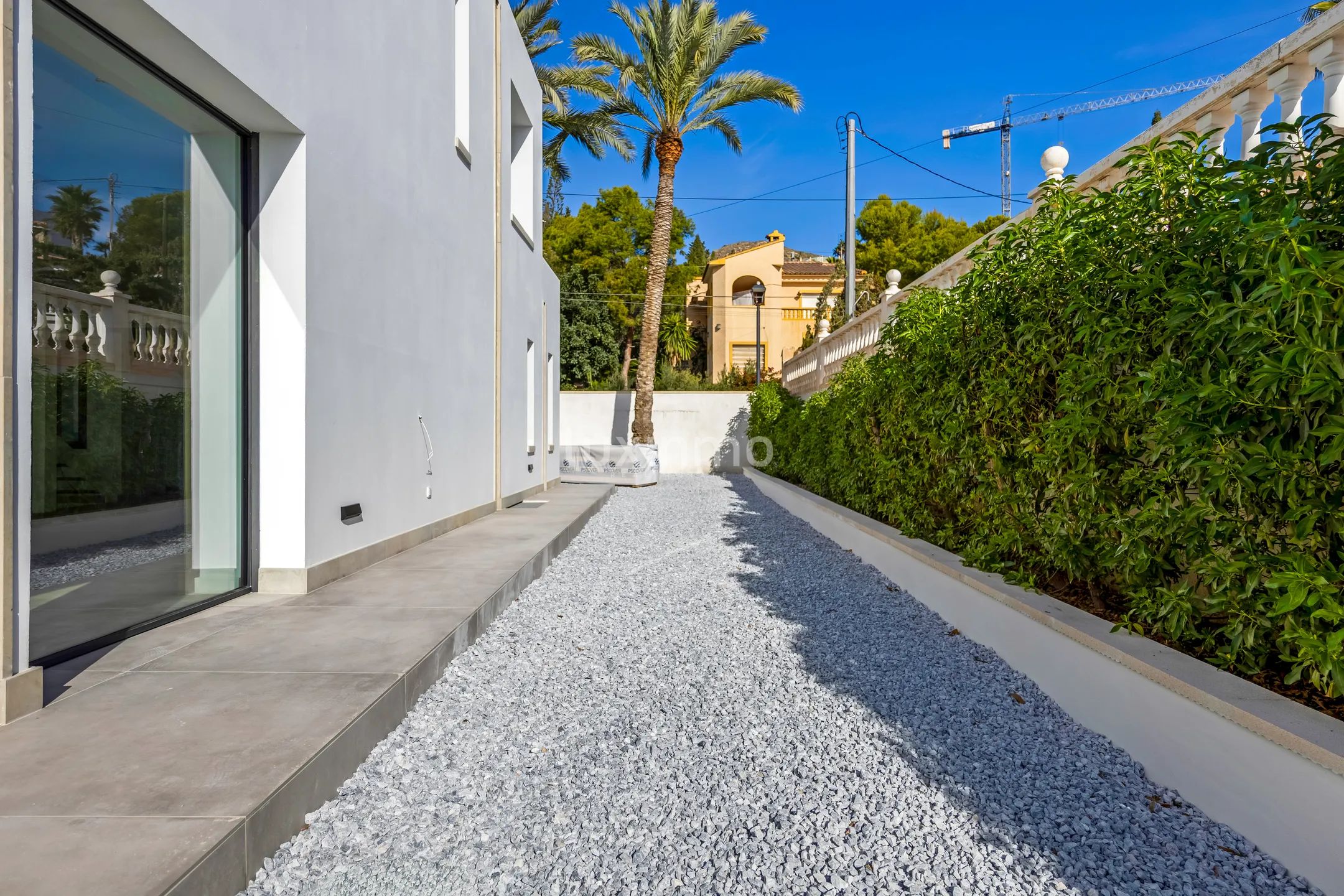 Новая вилла с 5 спальнями на первой линии пляжа в Эль-Кампельо — photo 10