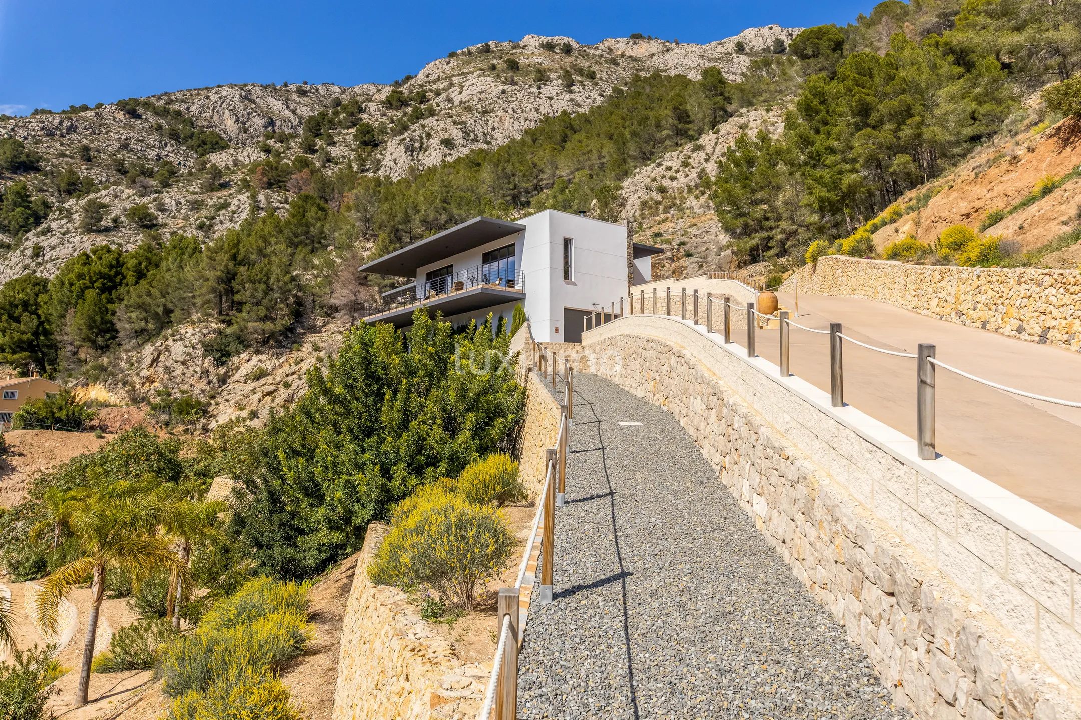 Villa in the Guadalest Valley for sale with unequalled mountain views — photo 2