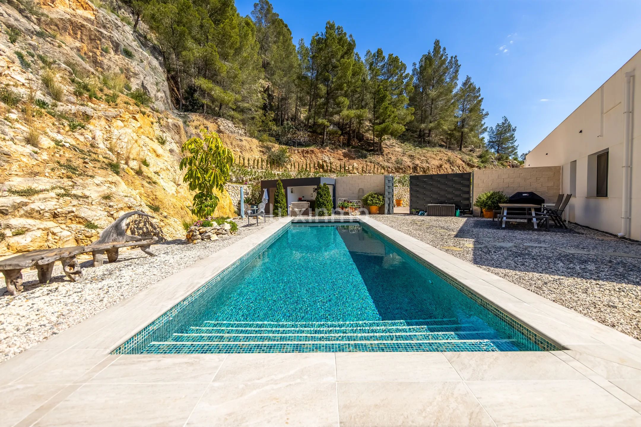 Villa in the Guadalest Valley for sale with unequalled mountain views