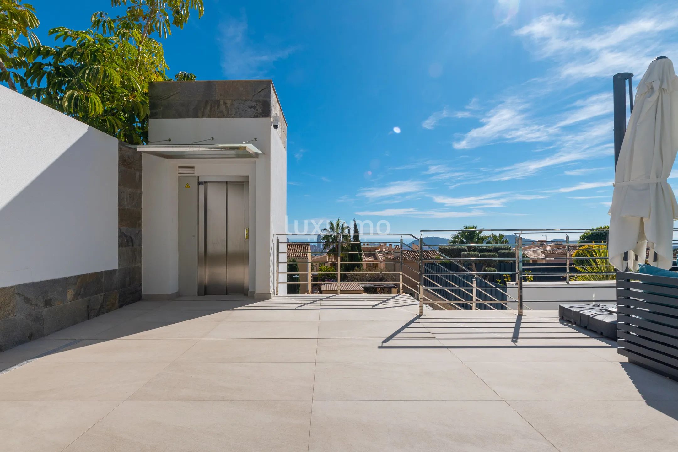 Modern luxury villa with sea views in Sierra Cortina — photo 6