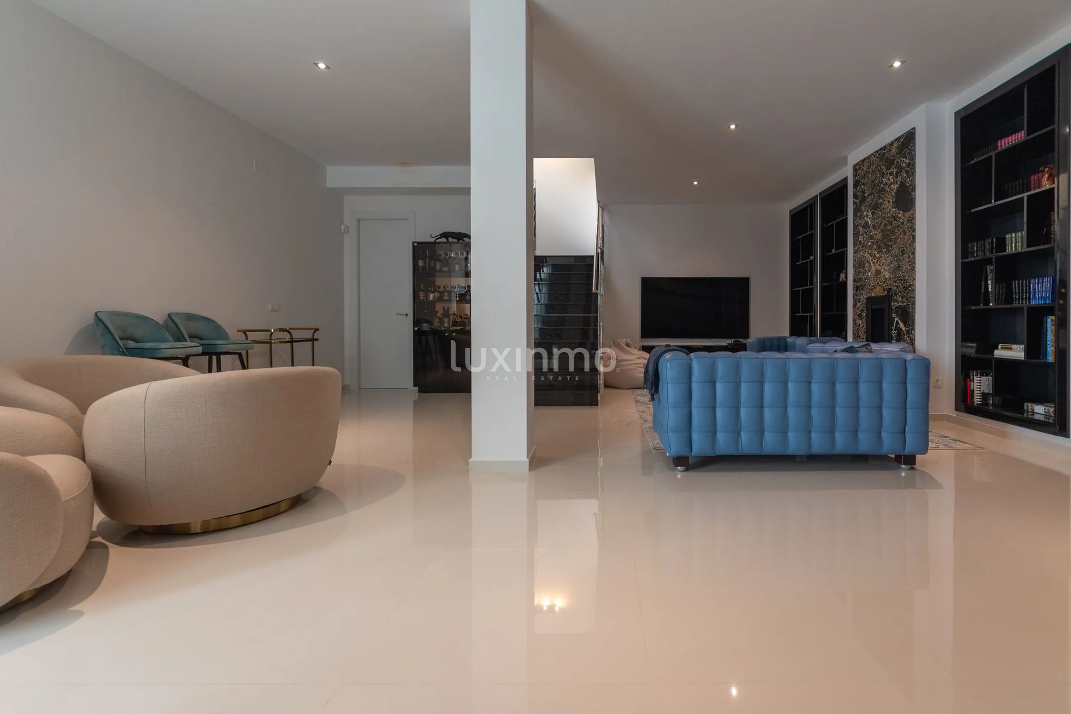 Modern luxury villa with sea views in Sierra Cortina — photo 48