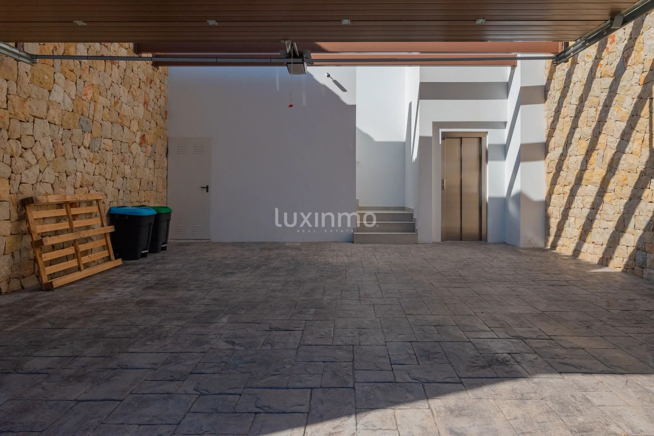Modern luxury villa with sea views in Sierra Cortina — photo 70