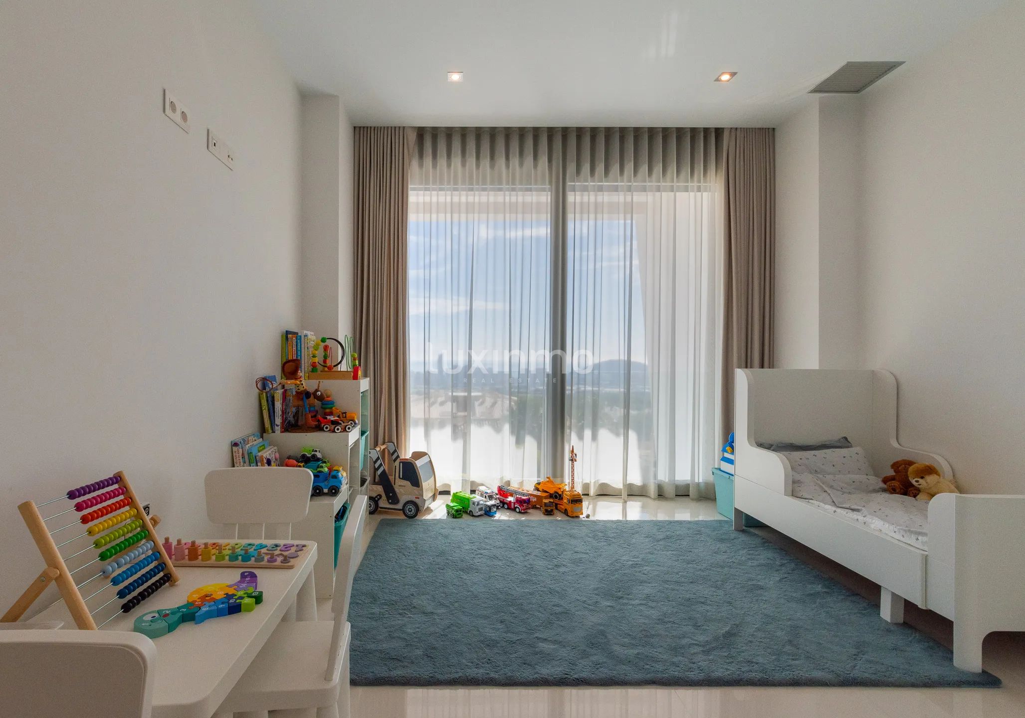 Modern luxury villa with sea views in Sierra Cortina — photo 36