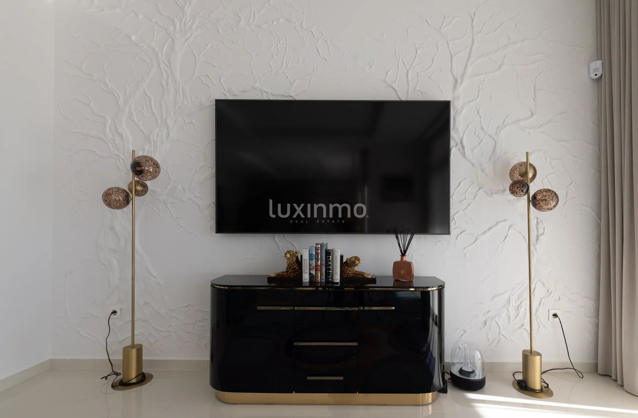 Modern luxury villa with sea views in Sierra Cortina — photo 10