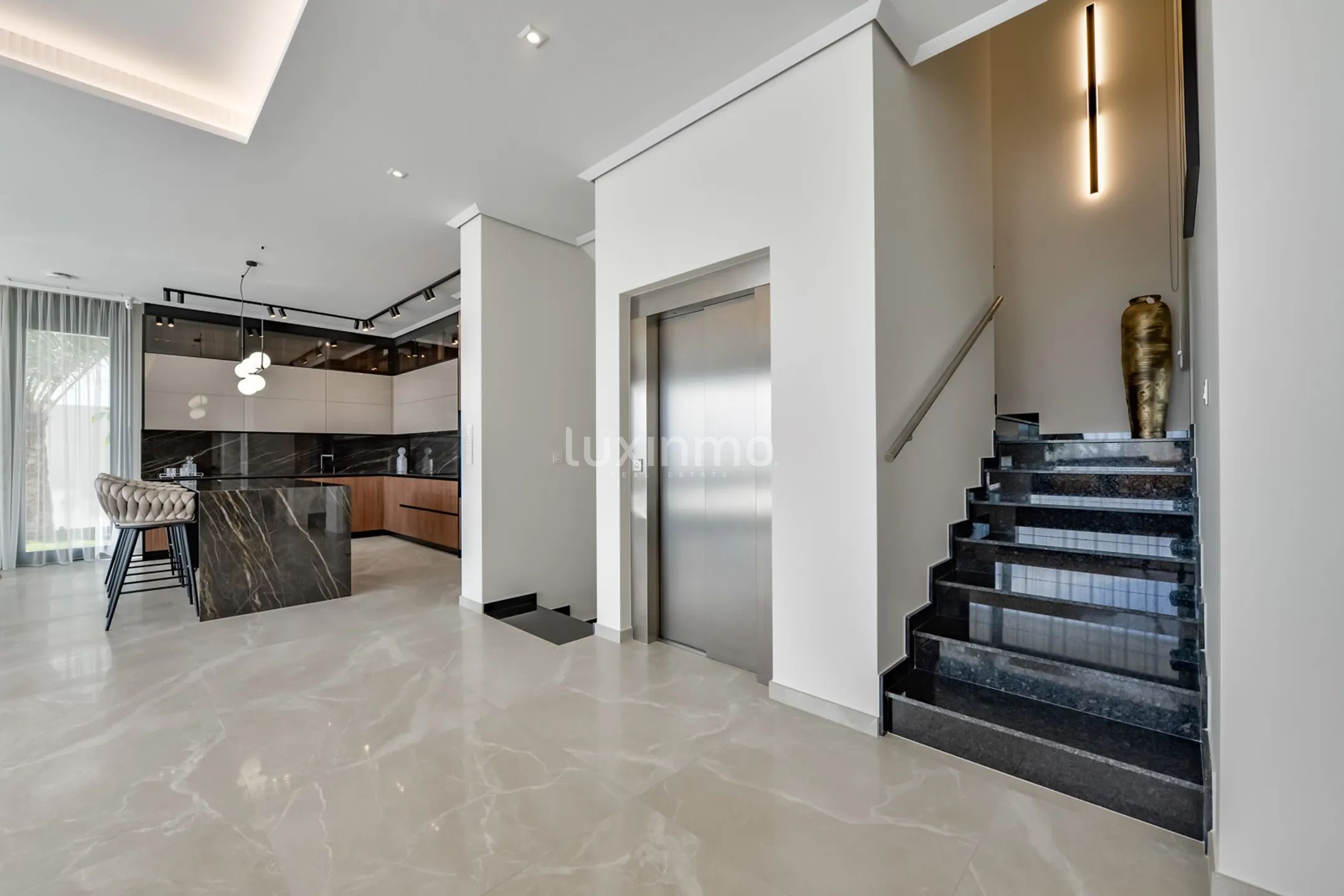 Atemberaubende Luxus-Villa mit atemberaubender Aussicht in Sierra Cortina — photo 10