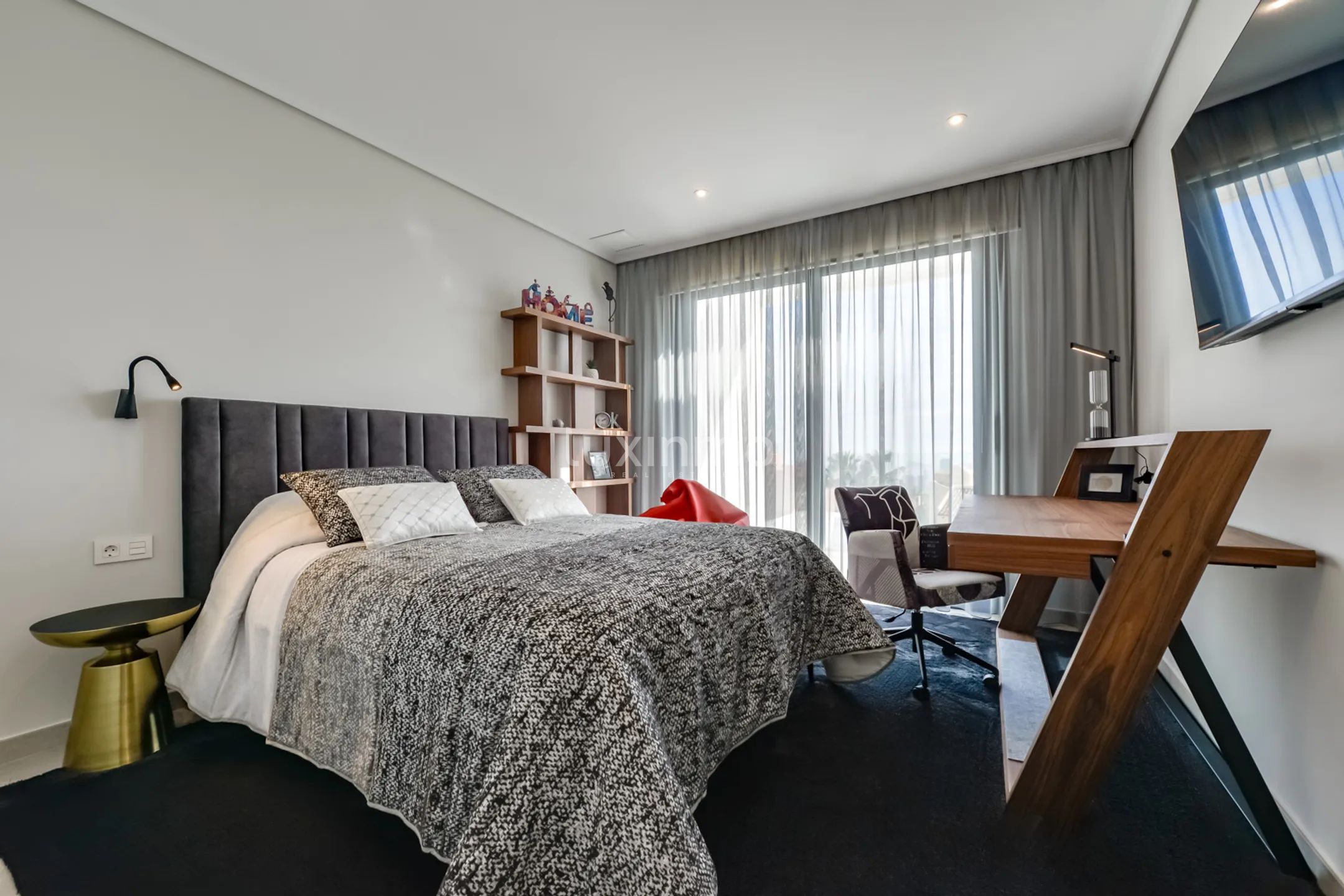 Atemberaubende Luxus-Villa mit atemberaubender Aussicht in Sierra Cortina — photo 38