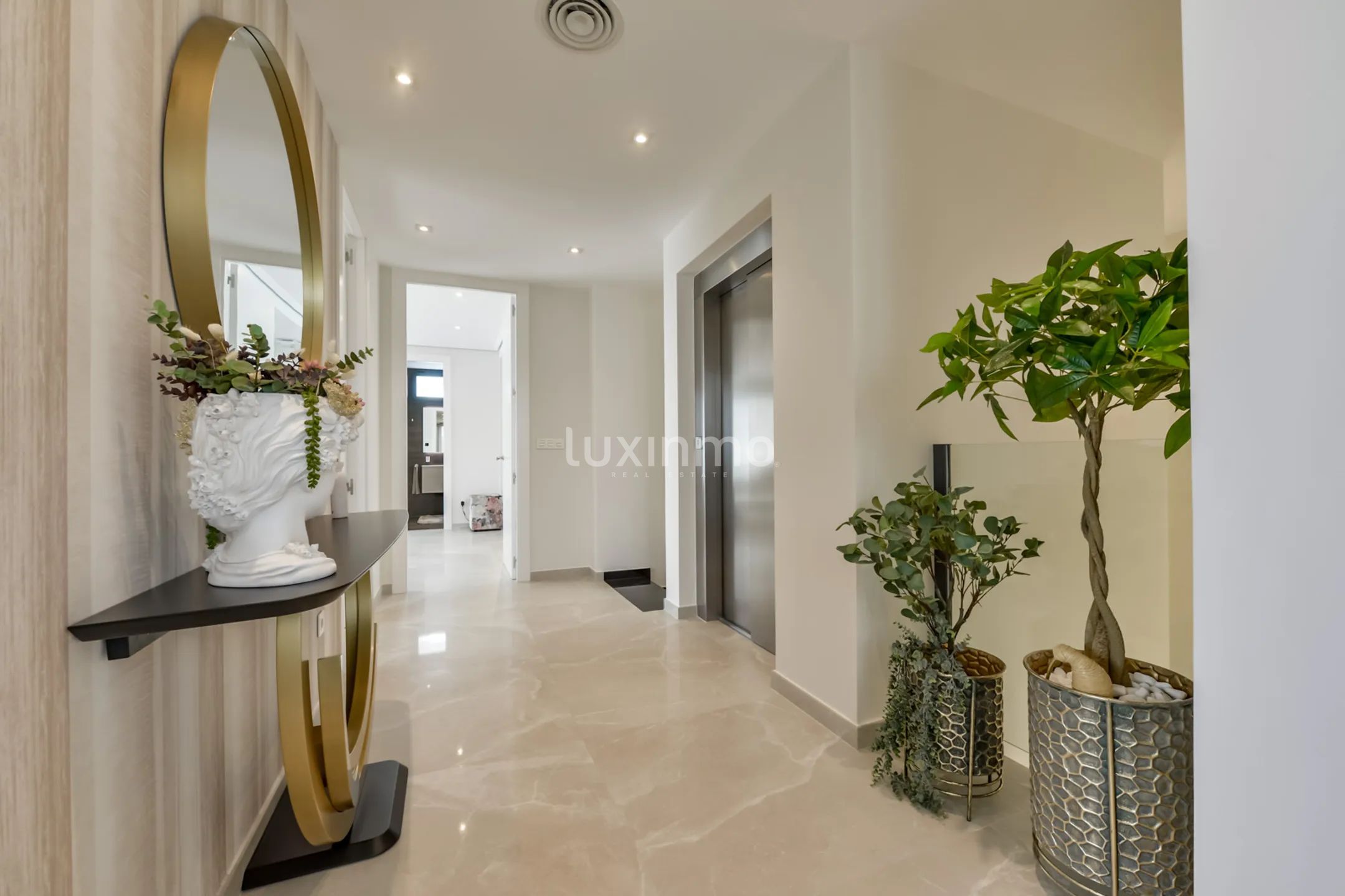 Atemberaubende Luxus-Villa mit atemberaubender Aussicht in Sierra Cortina — photo 35