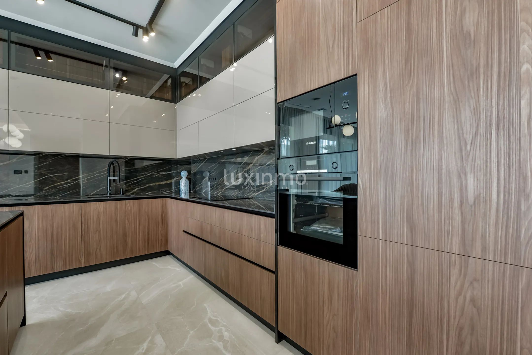 Atemberaubende Luxus-Villa mit atemberaubender Aussicht in Sierra Cortina — photo 23