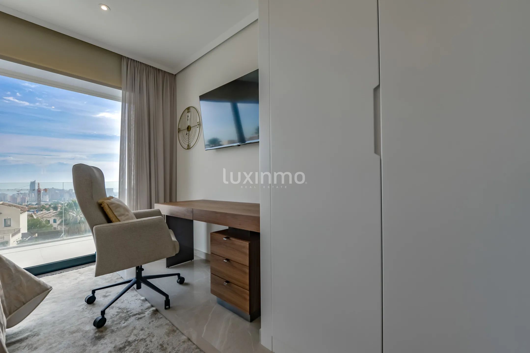 Atemberaubende Luxus-Villa mit atemberaubender Aussicht in Sierra Cortina — photo 43