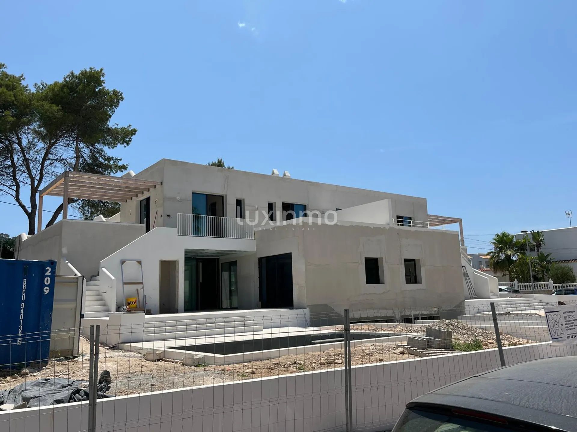 Nieuwbouw modern halfvrijstaand huis met privézwembad vlakbij het strand in Port des Torrent, Ibiza — photo 19