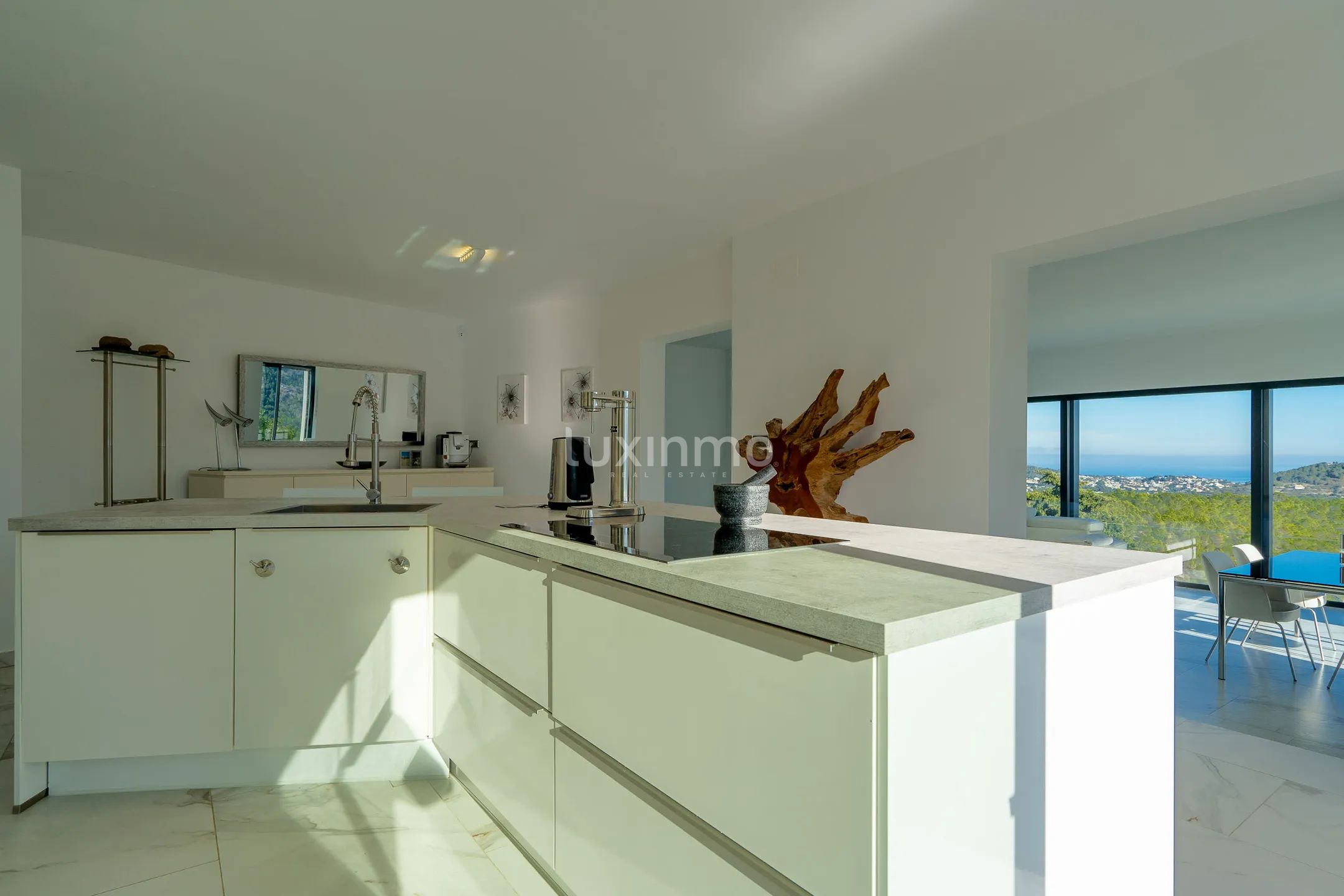 Вилла с полным уединением и панорамным видом в Бениссе — photo 9