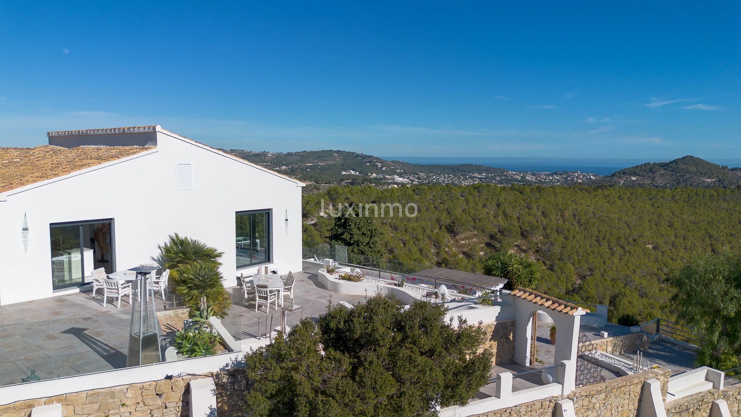 Вилла с полным уединением и панорамным видом в Бениссе — photo 30