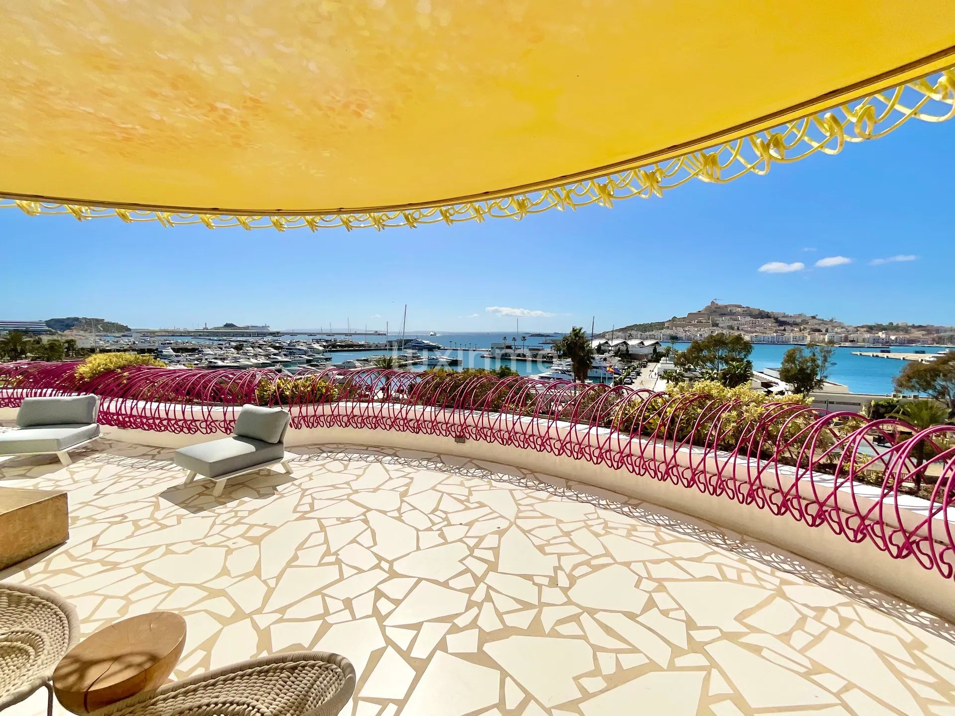 Nowoczesny apartament z przepięknym widokiem na morze i willę Dalt, Ibiza — photo 16