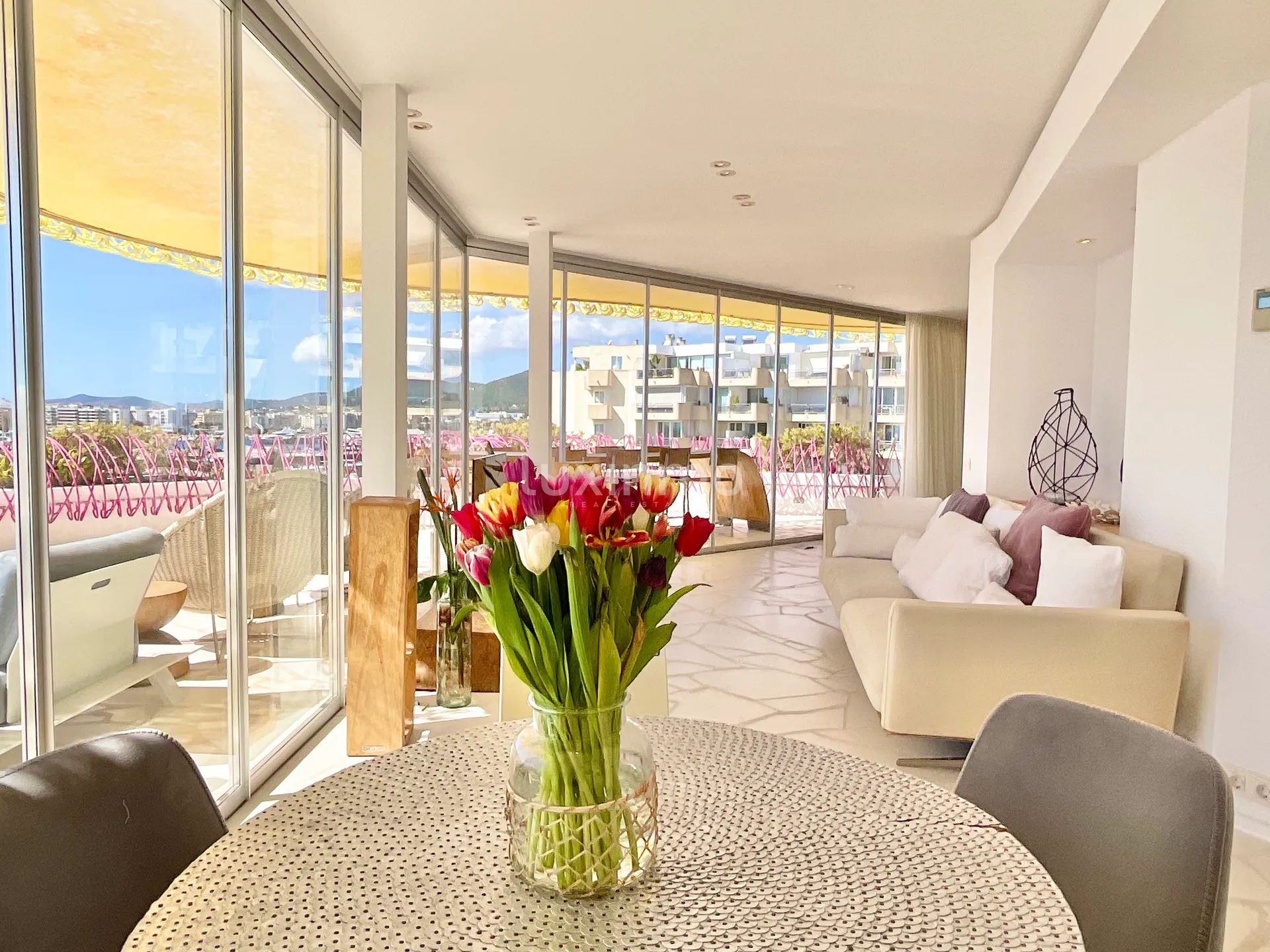 Modern Frontline Apartment With Stunning Views to the Sea & Dalt Villa, Ibiza — photo 23