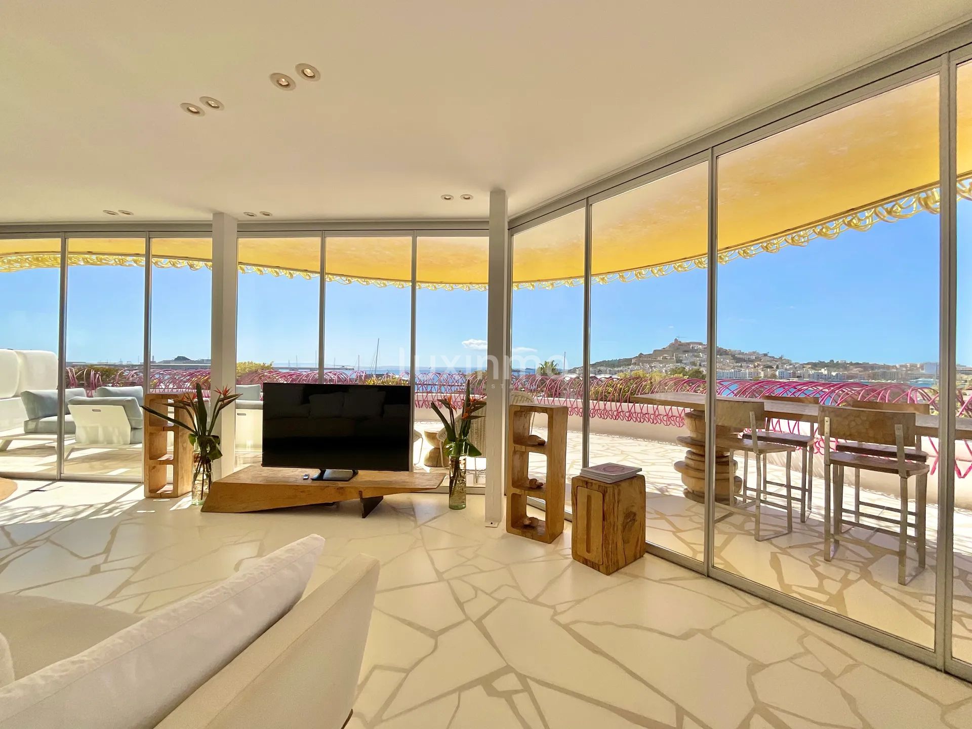 Nowoczesny apartament z przepięknym widokiem na morze i willę Dalt, Ibiza — photo 18